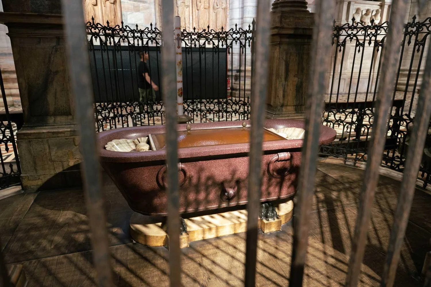 porphyry-baptismal-duomo-di-milano.jpg