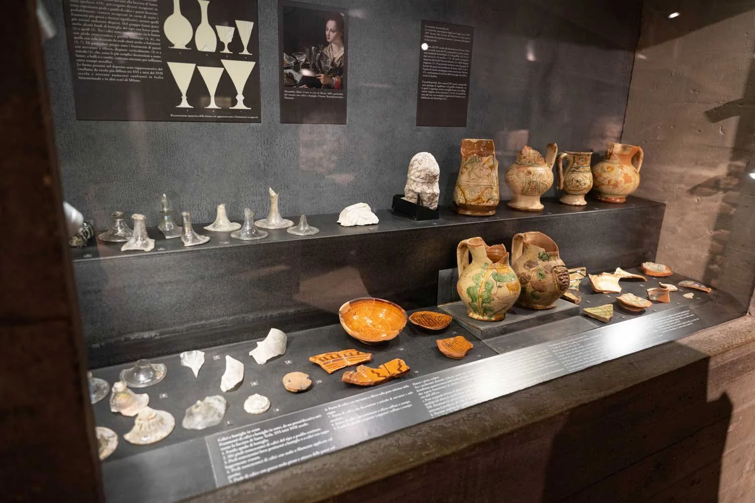 pottery-shards-archeological-area-displays.jpg
