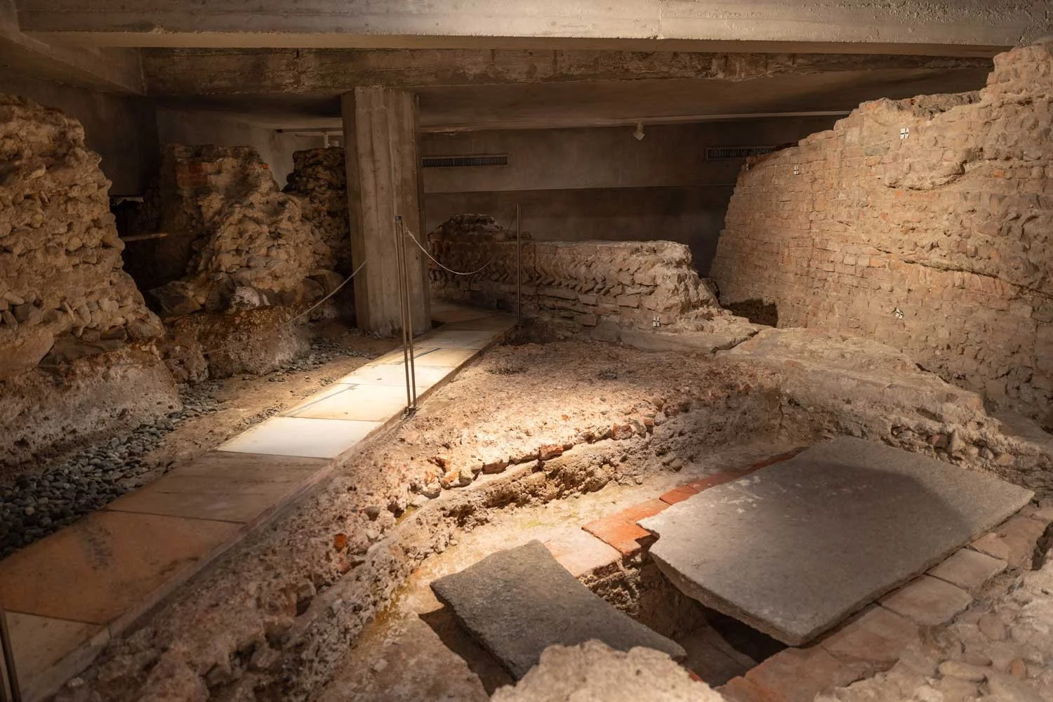 duomo-di-milano-archeological-area.jpg