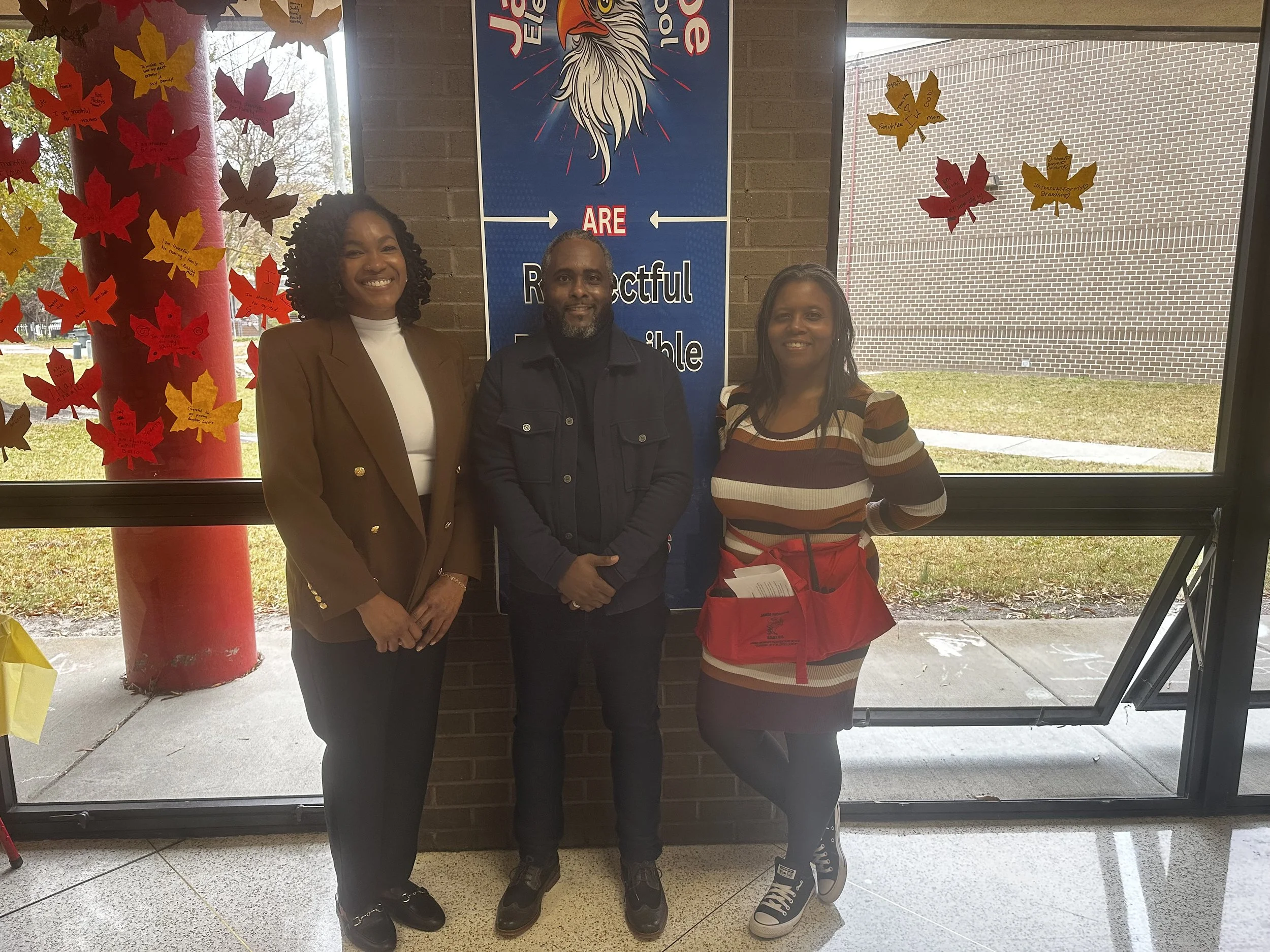 Cedars of Lebanon Members Volunteer at School Luncheon