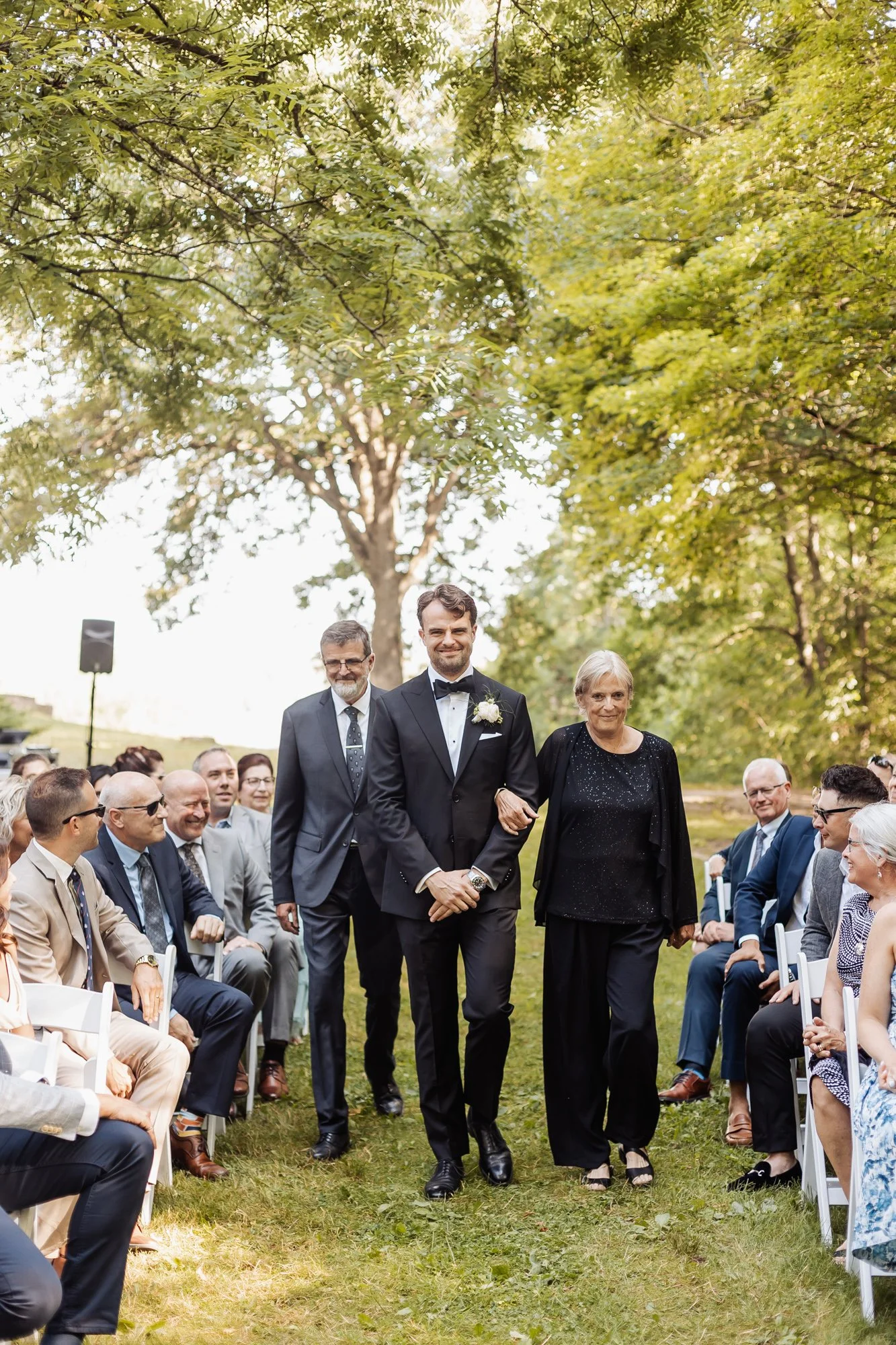 wedding-photography-couple-bellcroft- estate-58.jpg