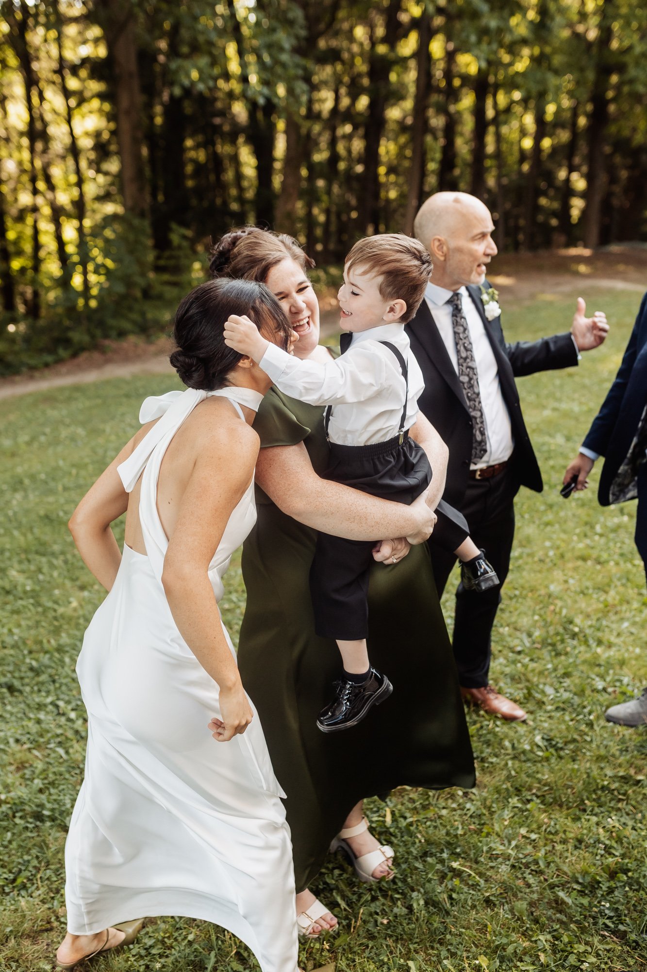 wedding-photography-couple-bellcroft- estate-94.jpg