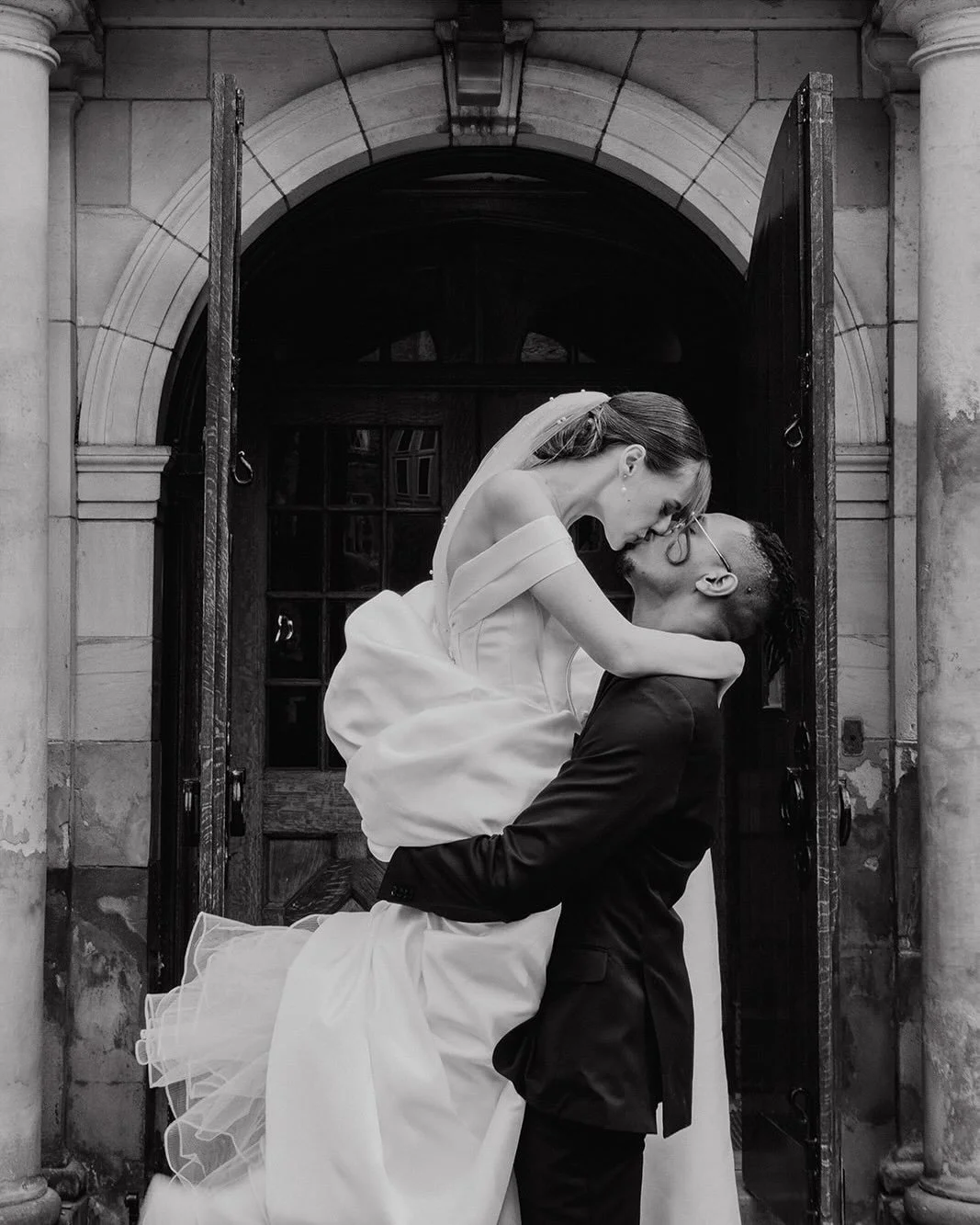 Ebenezer &amp; Masha

If you fall, I will catch you&hellip; time after time. 🤍

Bride: @mashashavrina
Groom: @ebe.altaye
Planner: Paola Machado events @thechurchto 
Venue: @knoxcollegeca Chapel @trinitycollegetoronto 
Makeup Artist: Michelle Hahn @k