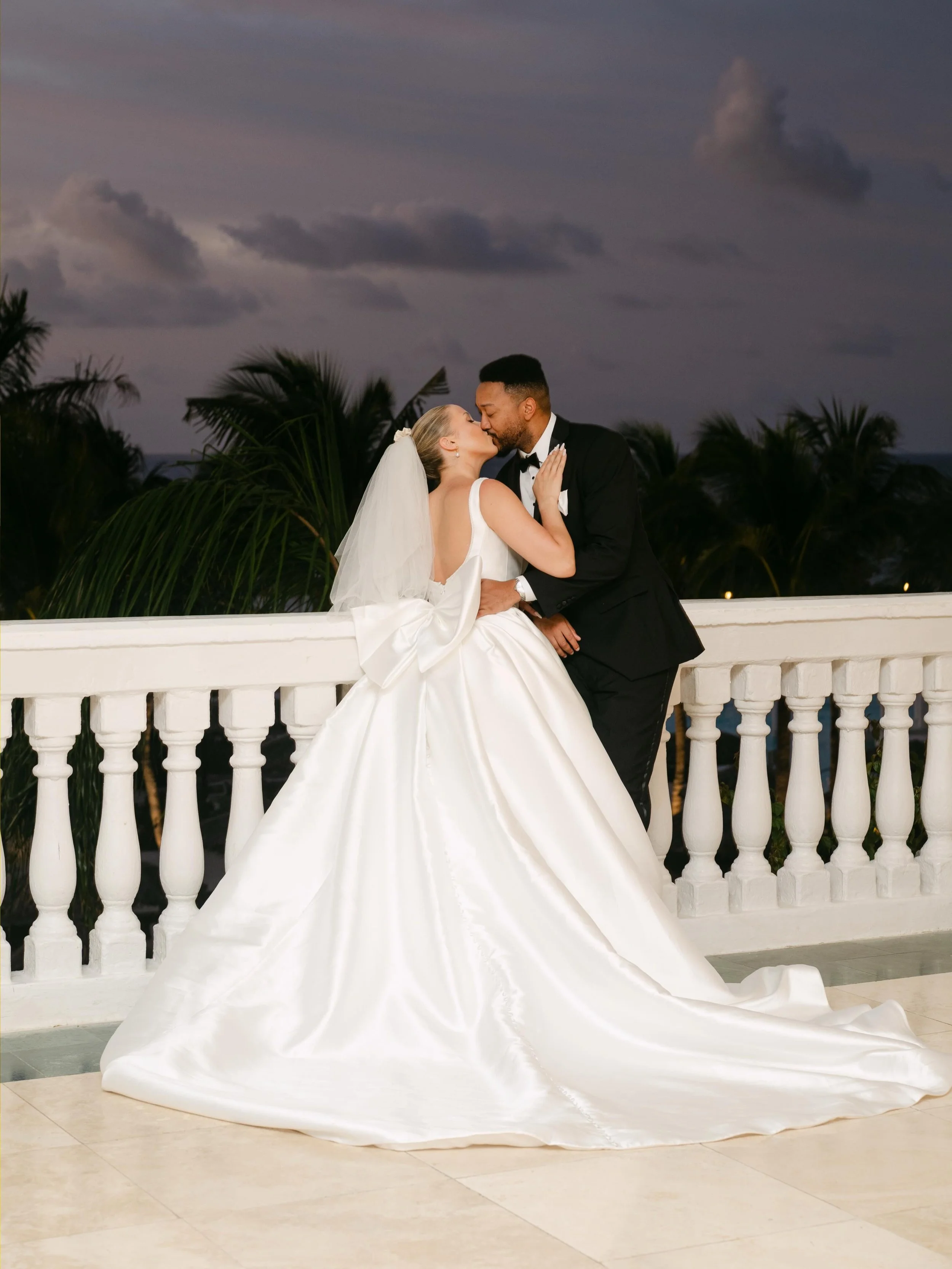 Evelyn &amp; Quinton ✨

Jamaica, Jamaica.. you were everything and more! 🍾🇯🇲

What an unforgettable experience capturing this beautiful destination wedding. Nothing could bring these two down, they&rsquo;re incredible inside and out, truly the def