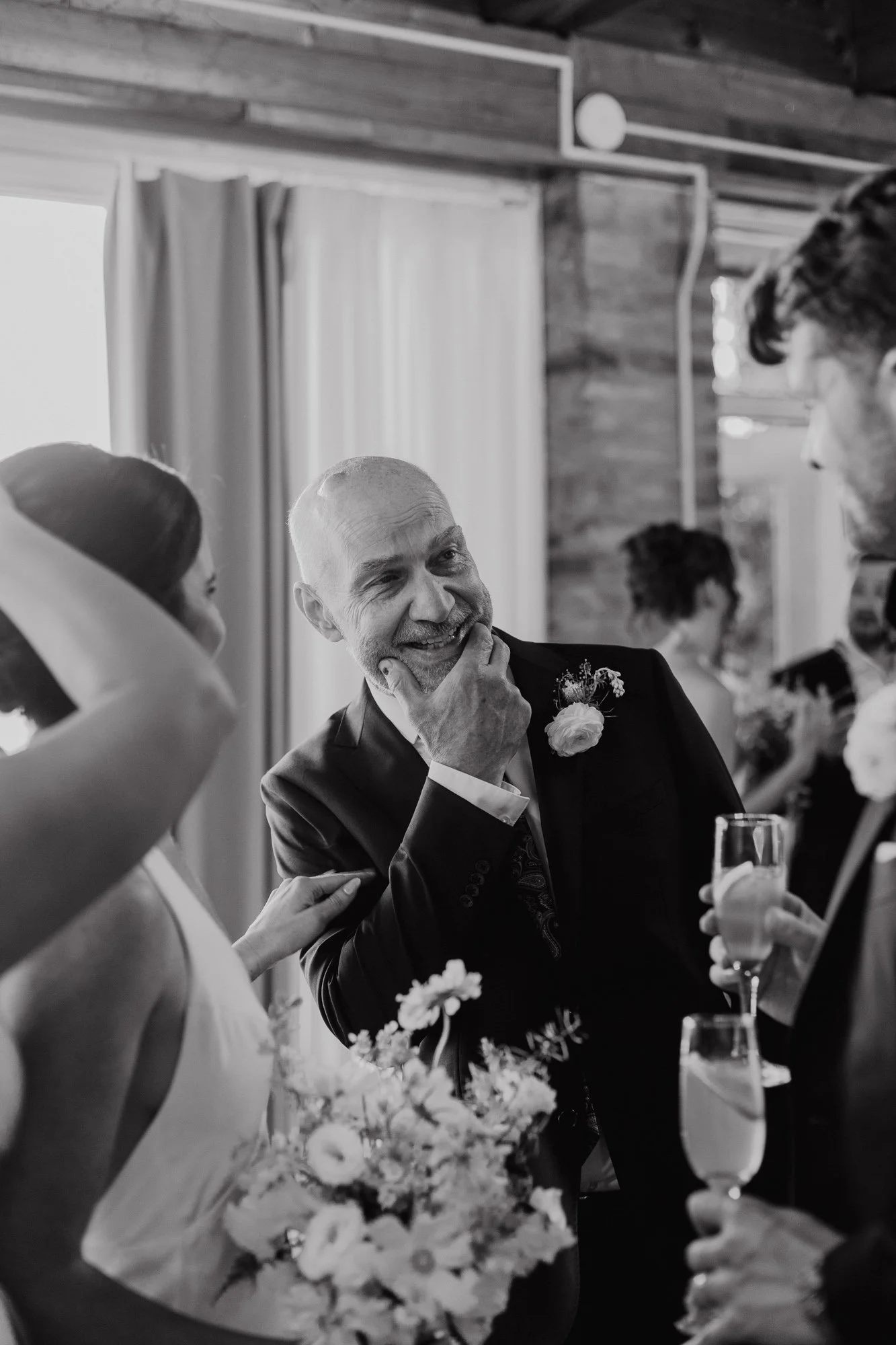 wedding-photography-couple-bellcroft- estate-90.jpg