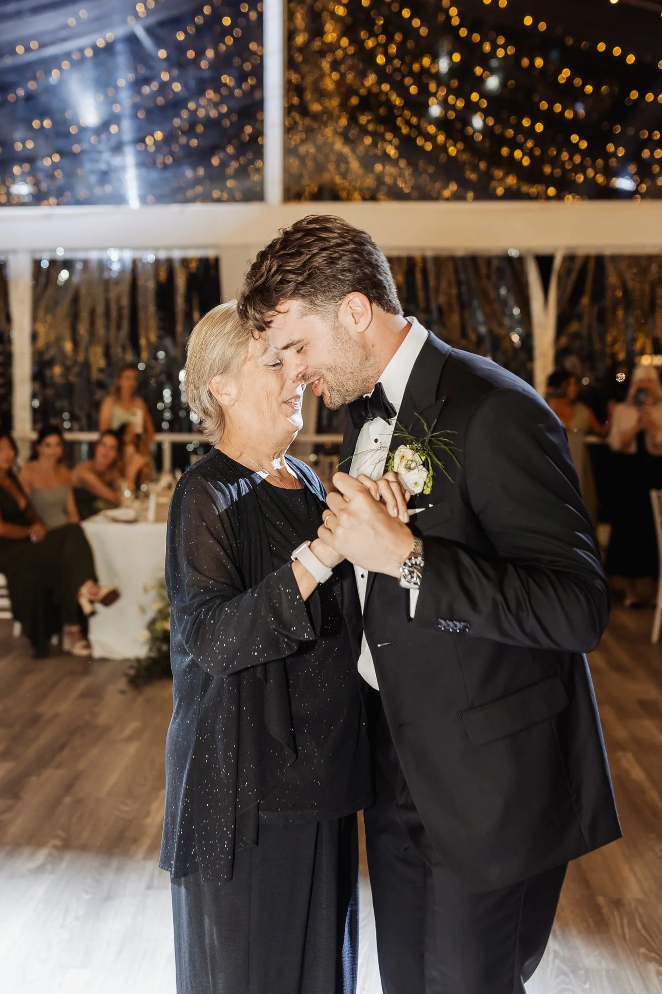 wedding-photography-couple-bellcroft- estate-169.jpg