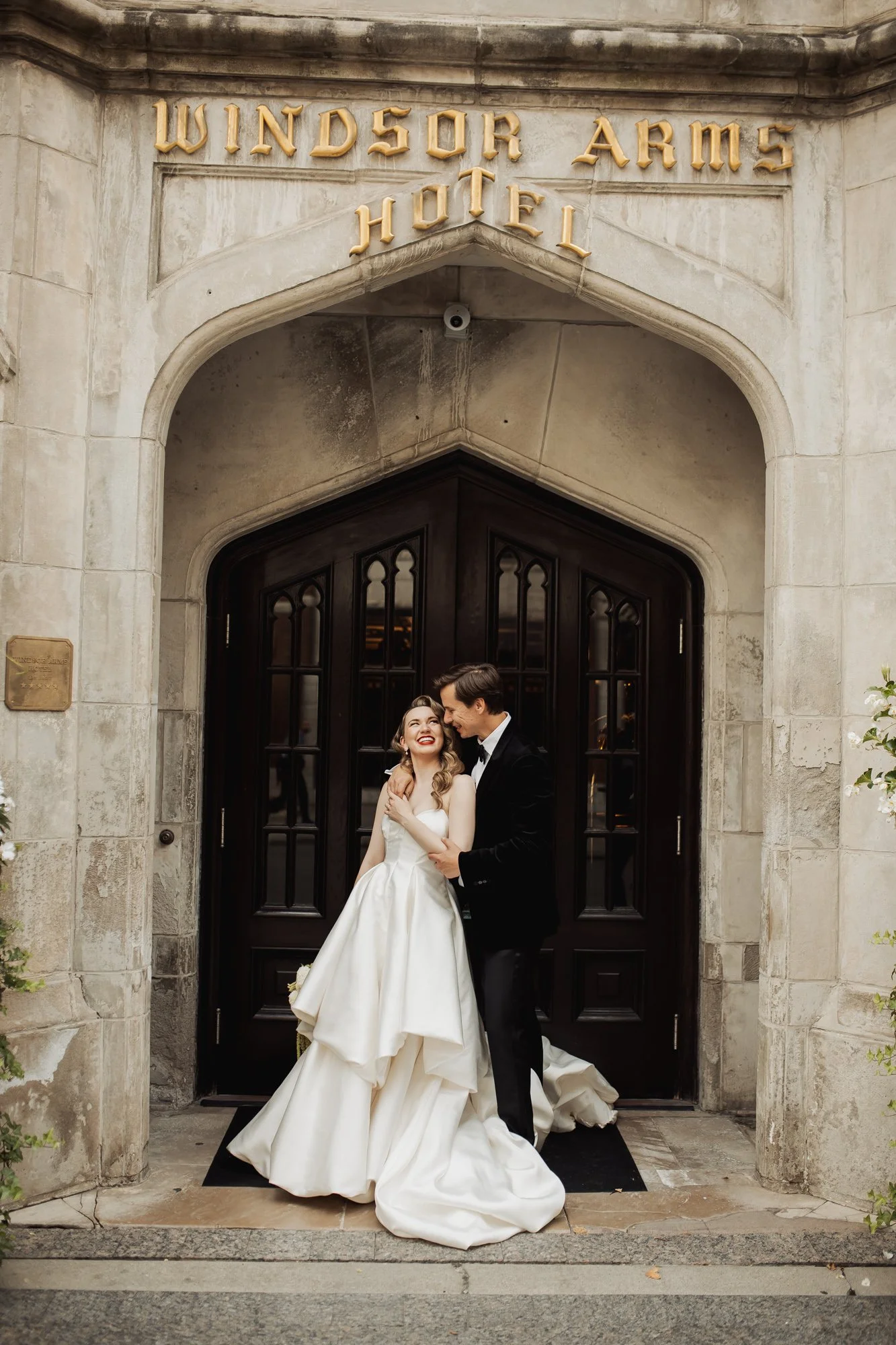 wedding-photography-sydney-aunrey-windsor-arms-hotel-78.jpg