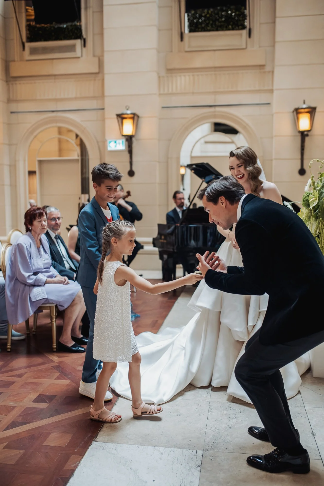 wedding-photography-sydney-aunrey-windsor-arms-hotel-72.jpg