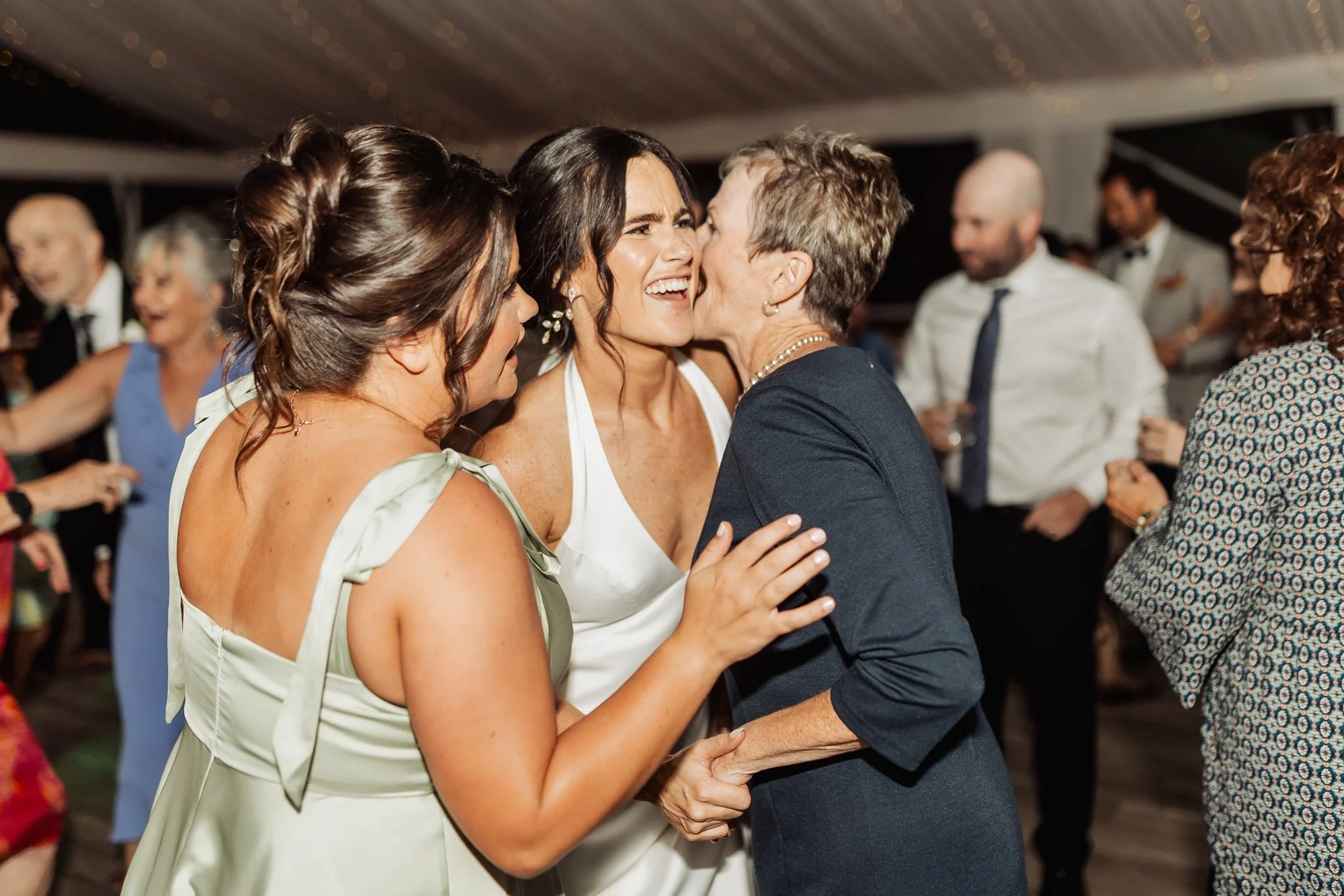 wedding-photography-couple-bellcroft- estate-179.jpg