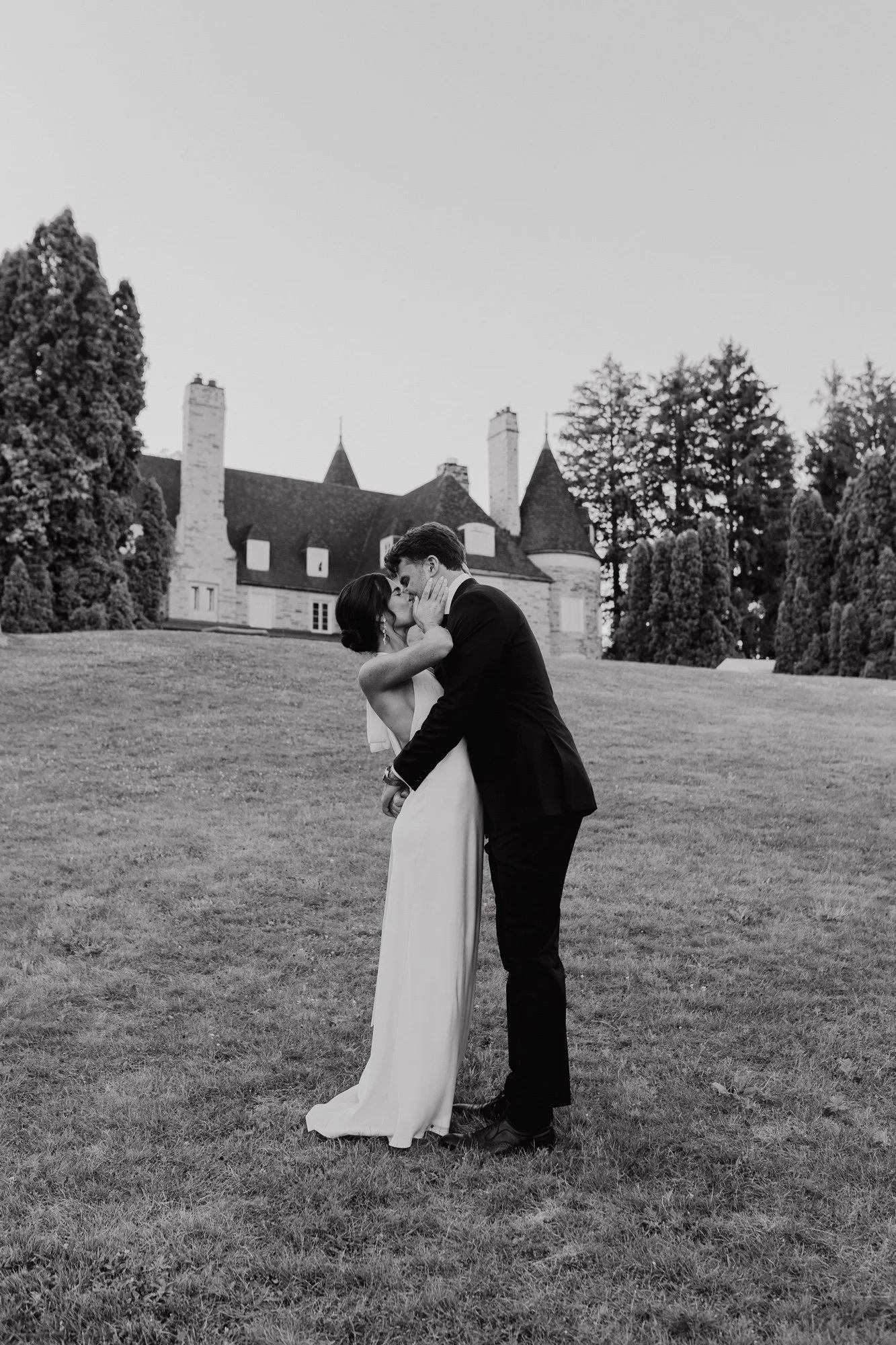 wedding-photography-couple-bellcroft- estate-159.jpg