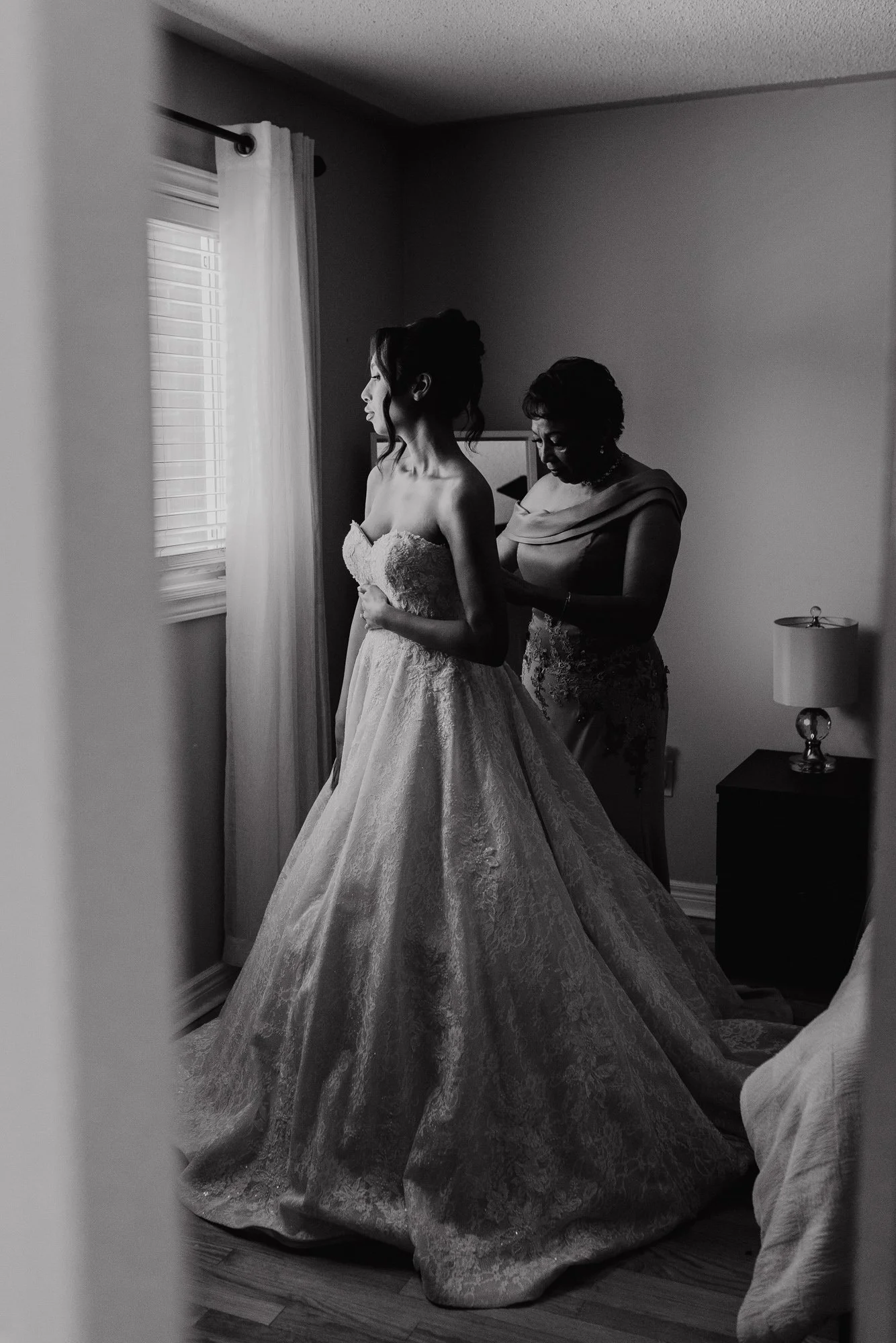 wedding-photography-toronto-shanese-christiano-doctors-house-10.jpg