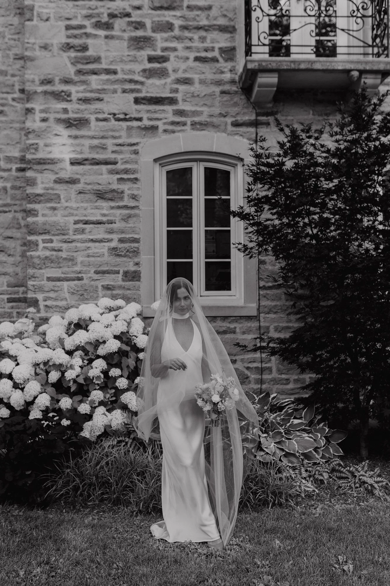 wedding-photography-couple-bellcroft- estate-34.jpg