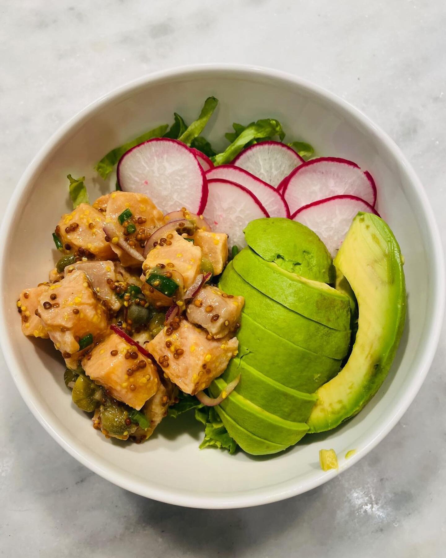 Been a minute, but we just wanted to remind you how simple and rewarding a poke bowl can be for lunch or dinner.

With a little planning, you never have to open your delivery apps. Some fresh veggies, ripe avocado, steamed rice, and some dressed raw 