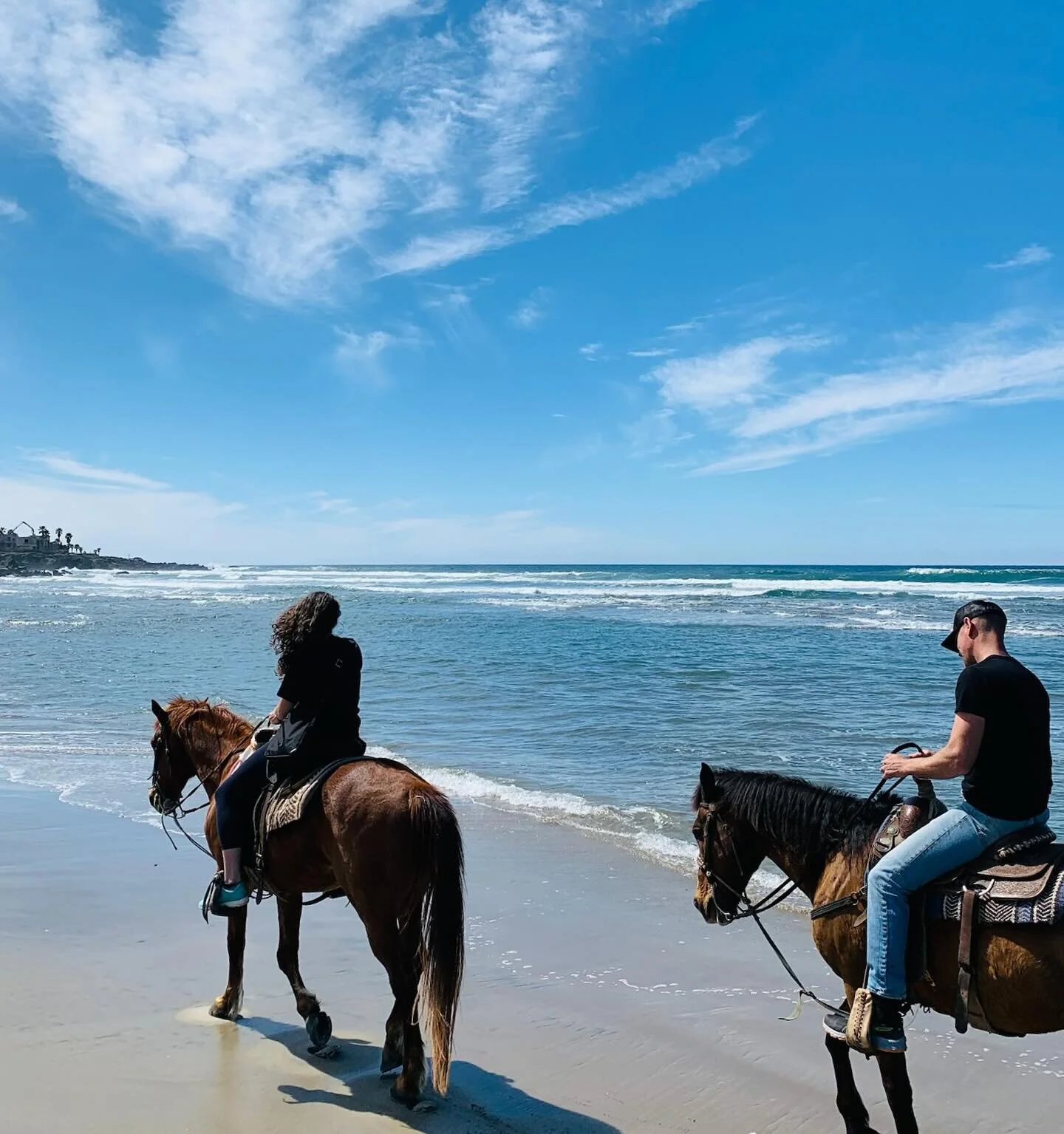 Listos para una aventura? Est&aacute;s extra&ntilde;ando tu rancho? Est&aacute;n buscando algo rom&aacute;ntico, unas vacaciones familiares, o solo una experiencia para conectar m&aacute;s con los animales y la naturaleza? Estamos en hermosa Playa la