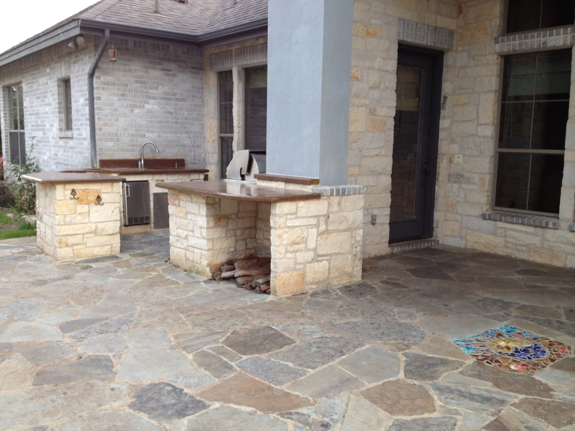 outdoor kitchen.jpg