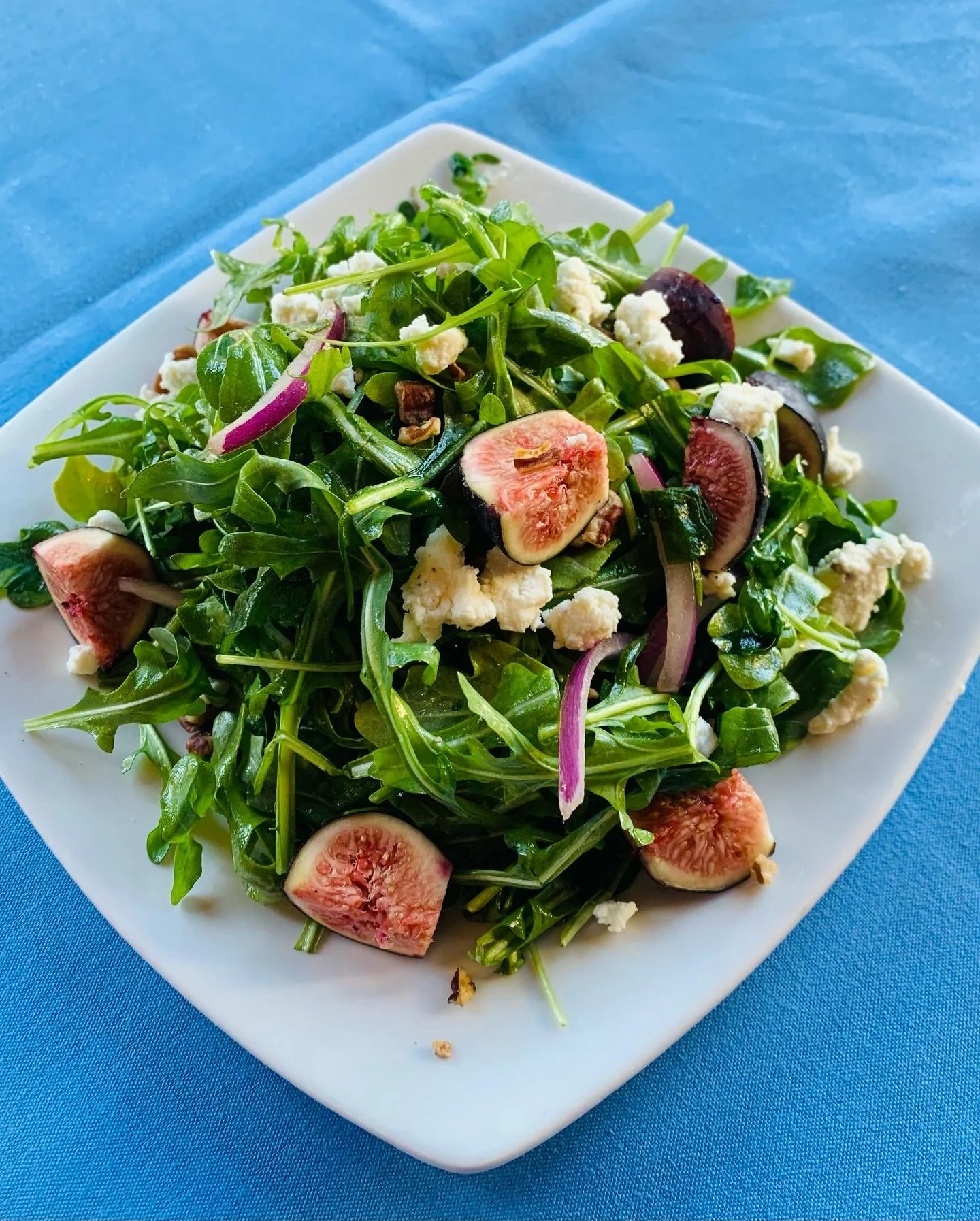 FIGS & GOAT CHEESE SALAD