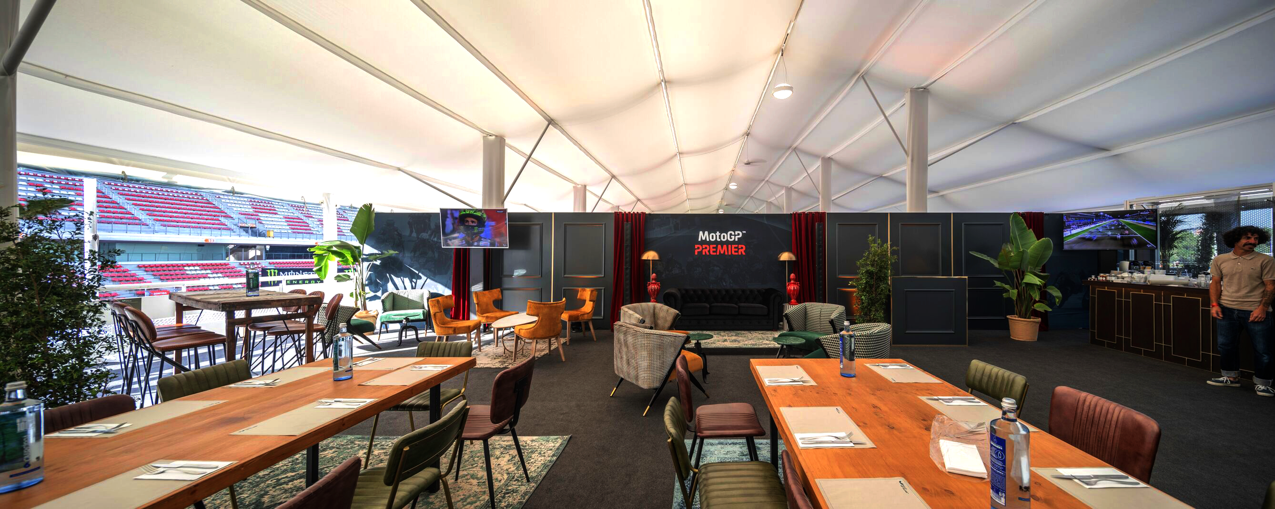 72_DPI_WEB-MotoGP-Premier-2022-Catalunya-Premier-Lounge 04.png