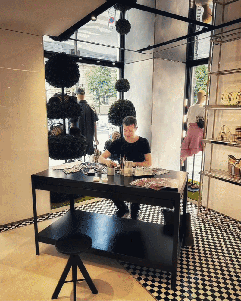 Burberry T GIF.gif