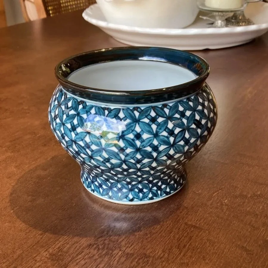 CACHEPOT VERDE P C/DETALHE CERAMICA | R$ 499,00	
