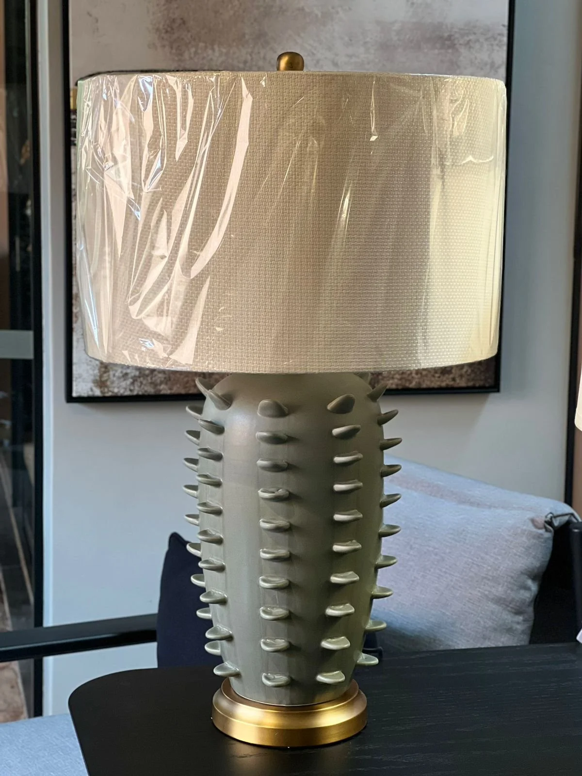 ABAJUR CER E METAL C/CUPULA CINZA  |  R$ 3.890,00	