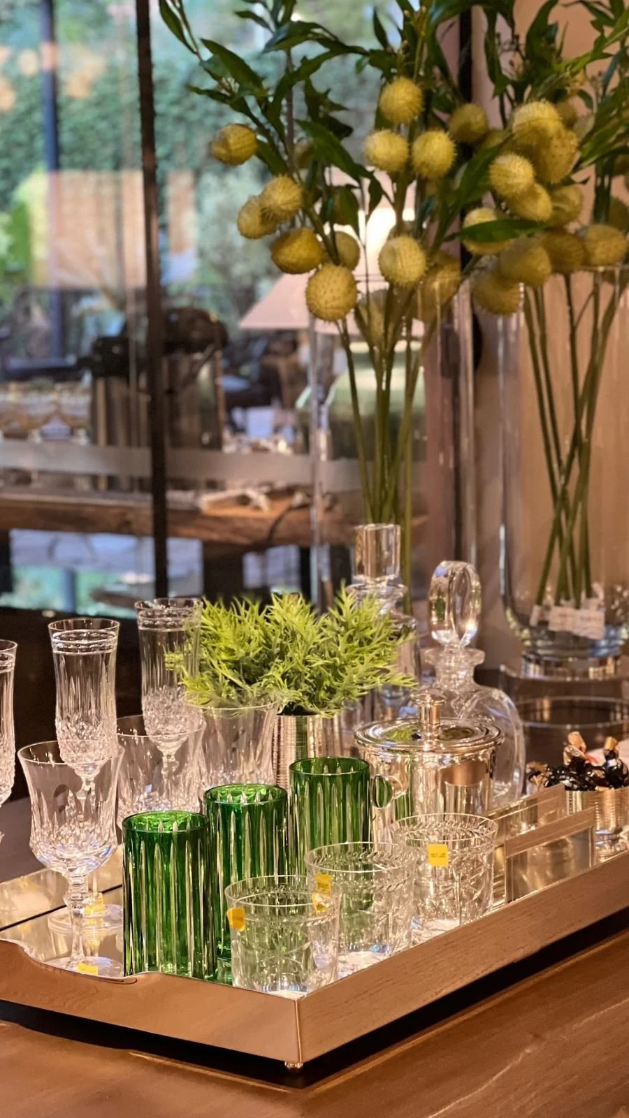 BANDEJA RETANGULAR COM FUNDO DE ESPELHO 60X40X5    l   R$ 4.322,00	