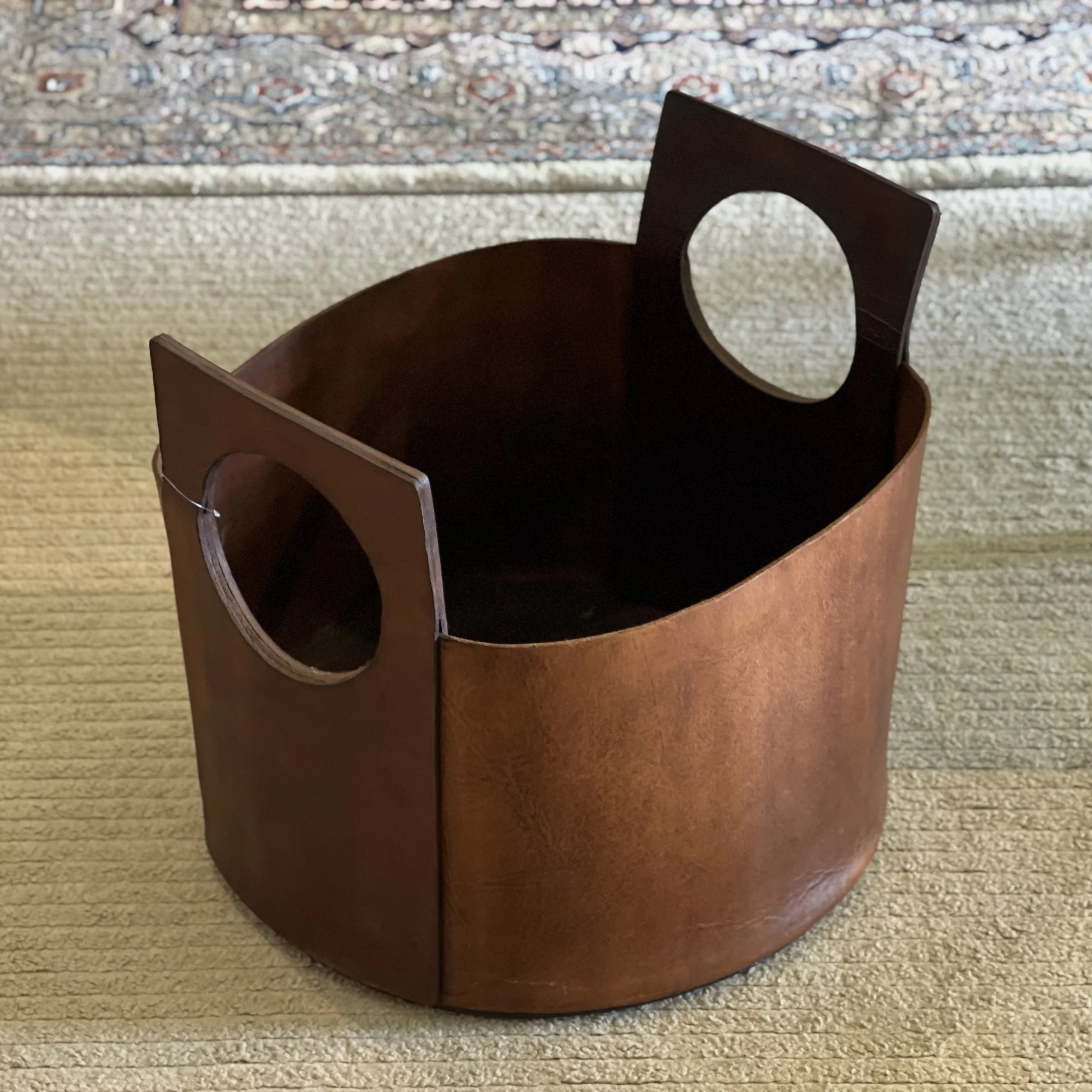 CESTO REDONDO BAUHAUS G | R$ 2.725,00