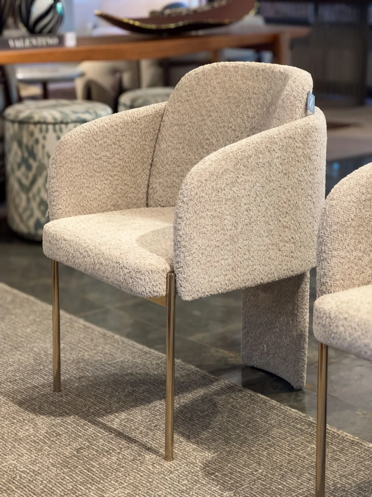 POLTRONA ROLF   l   R$ 6.390,00	