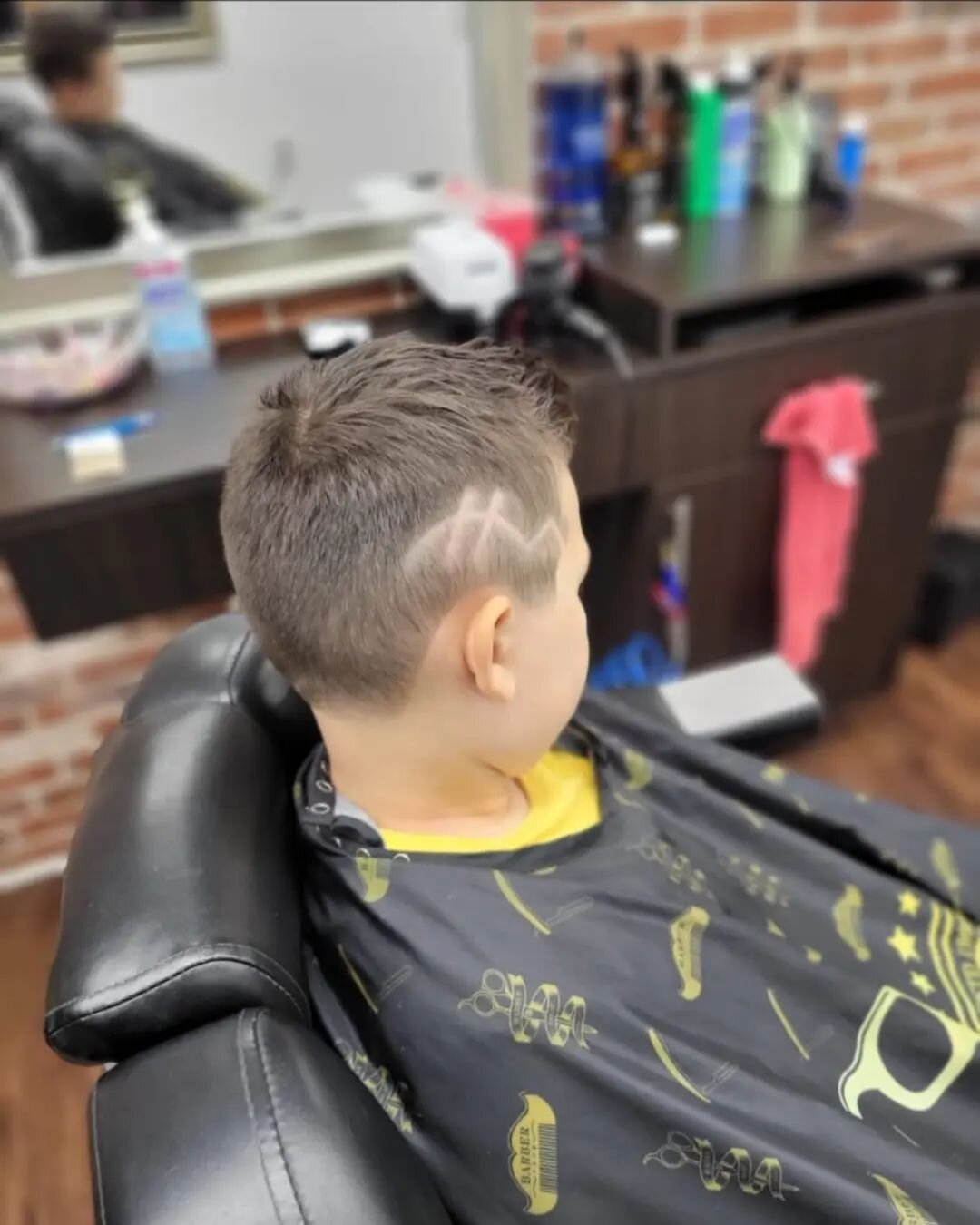 Little man wanted a fresh design... so he got one ✂️💈🔥

#barbershop #haircut
#barber #barbershopconnect #barberlove #barberconnect #manhassetbarbers #manhasset&nbsp; #plandomeroad #manhassetmoms #11030