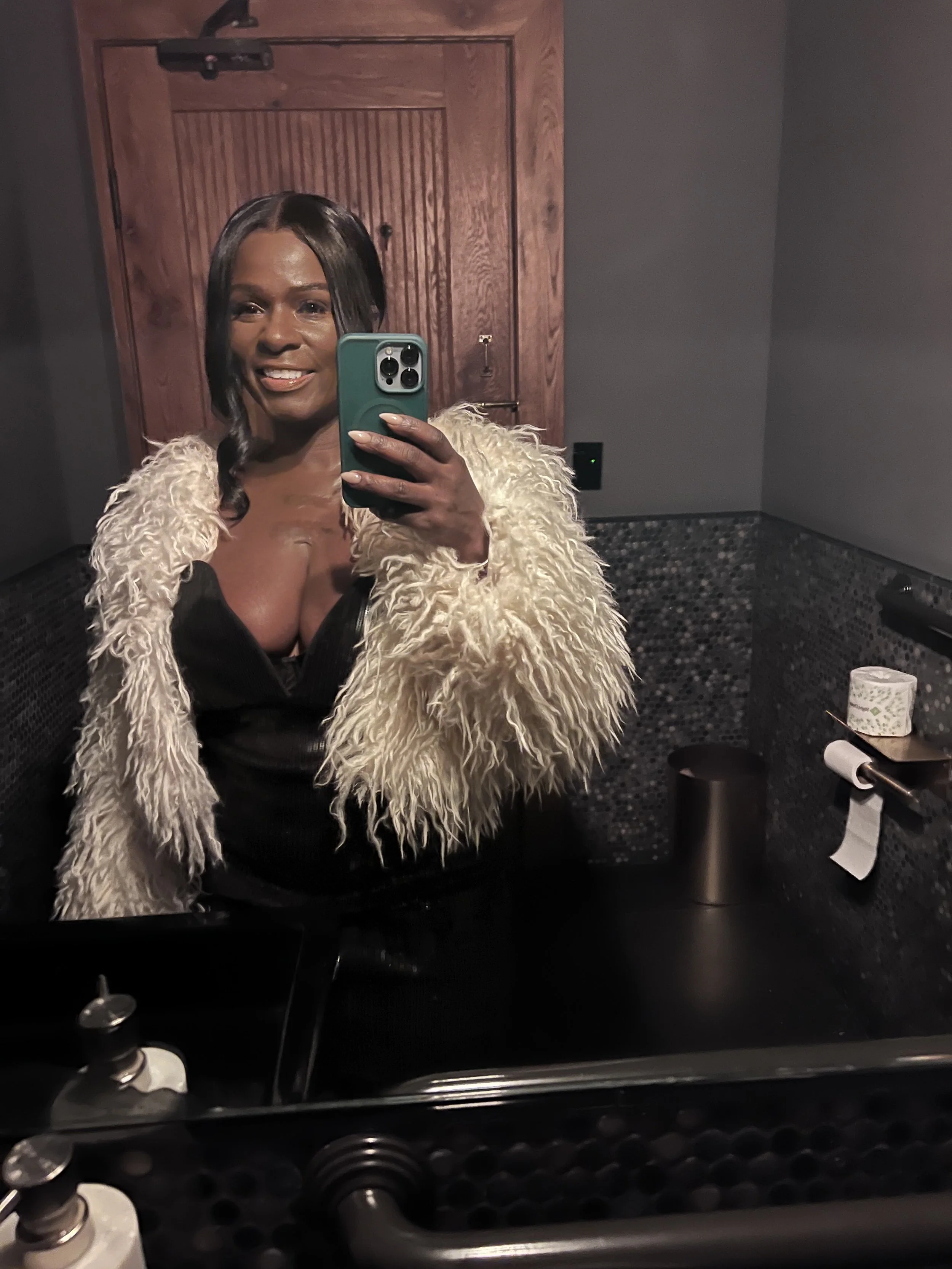 The Stand : Hosting Main room 