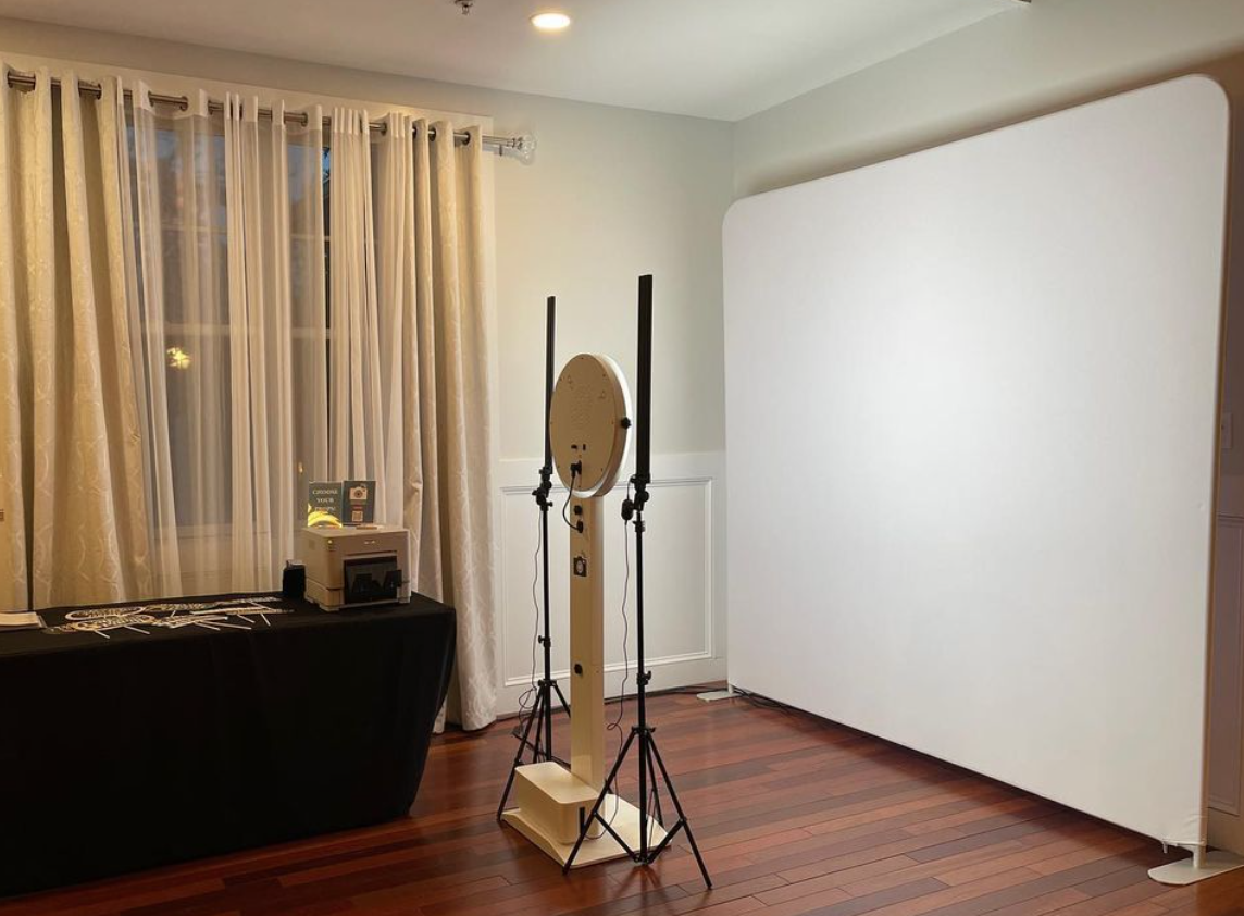 Plain Glam Setup without people