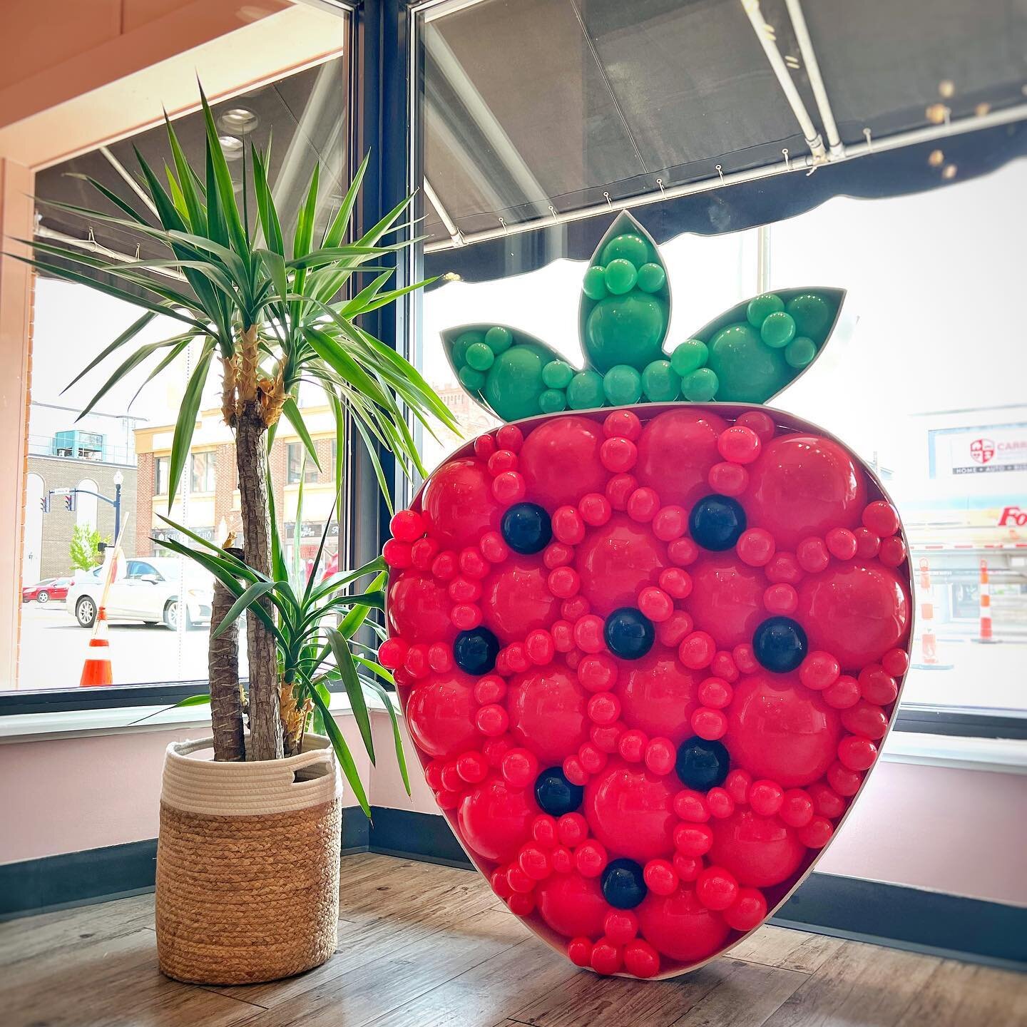 Strawberry fest is coming soon! Troy is getting ready for another fun year full of strawberries! 🍓

#strawberryfestival #troystrawberryfestival #daytonohio #ohiofestivals #balloonmosaic #strawberrymosaic #troyohio #daytonballoons #strawberryparty