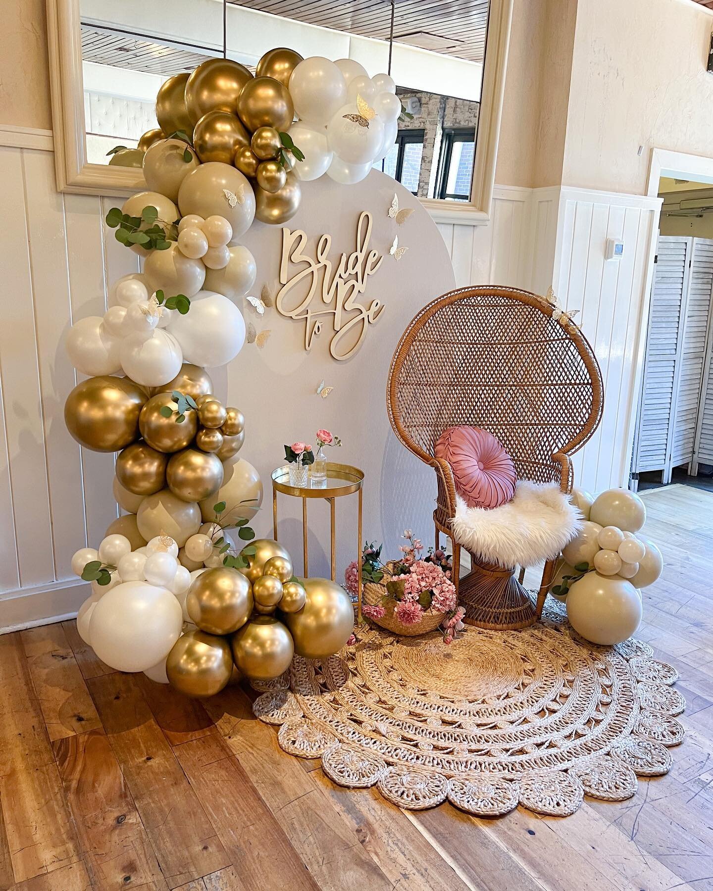 Shower with love 💕

Chair + Cushion rental: @nailahsrentals 
Bride: @victoriasavva 

#bridalshower #longislandballoons #longislandballoonartist #balloonstylist #eventstylist #longislandevents #decor #bridaldetails #bridal #longisland