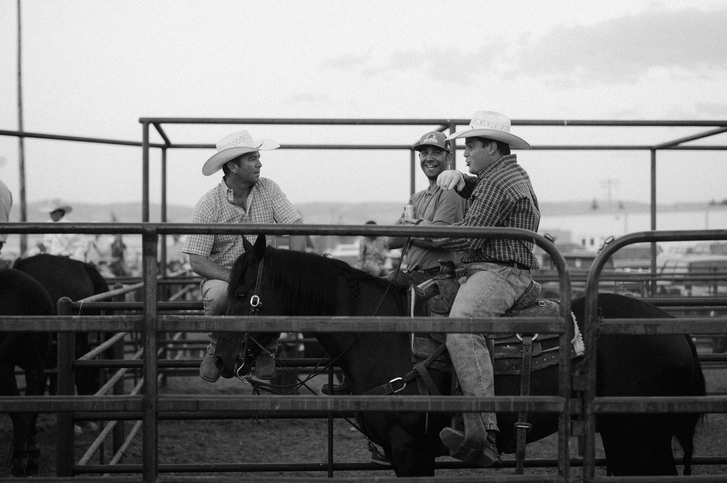 western-docu-18.jpg