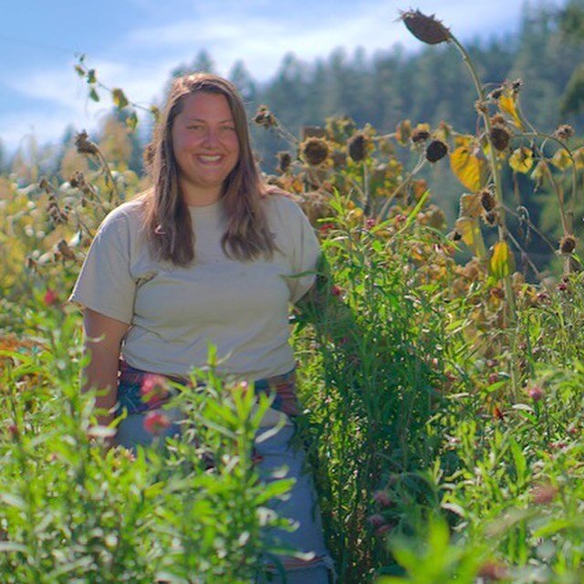 Meet the farmer Monday with @bad_dog_farms 
⠀⠀⠀⠀⠀⠀⠀⠀⠀
Sam grows flowers outside of Mammoth and will be the latest farm to sell through @gatherflora.La ! You&rsquo;ll also be able to buy their beautiful product locally in the Eastern Sierra through ou