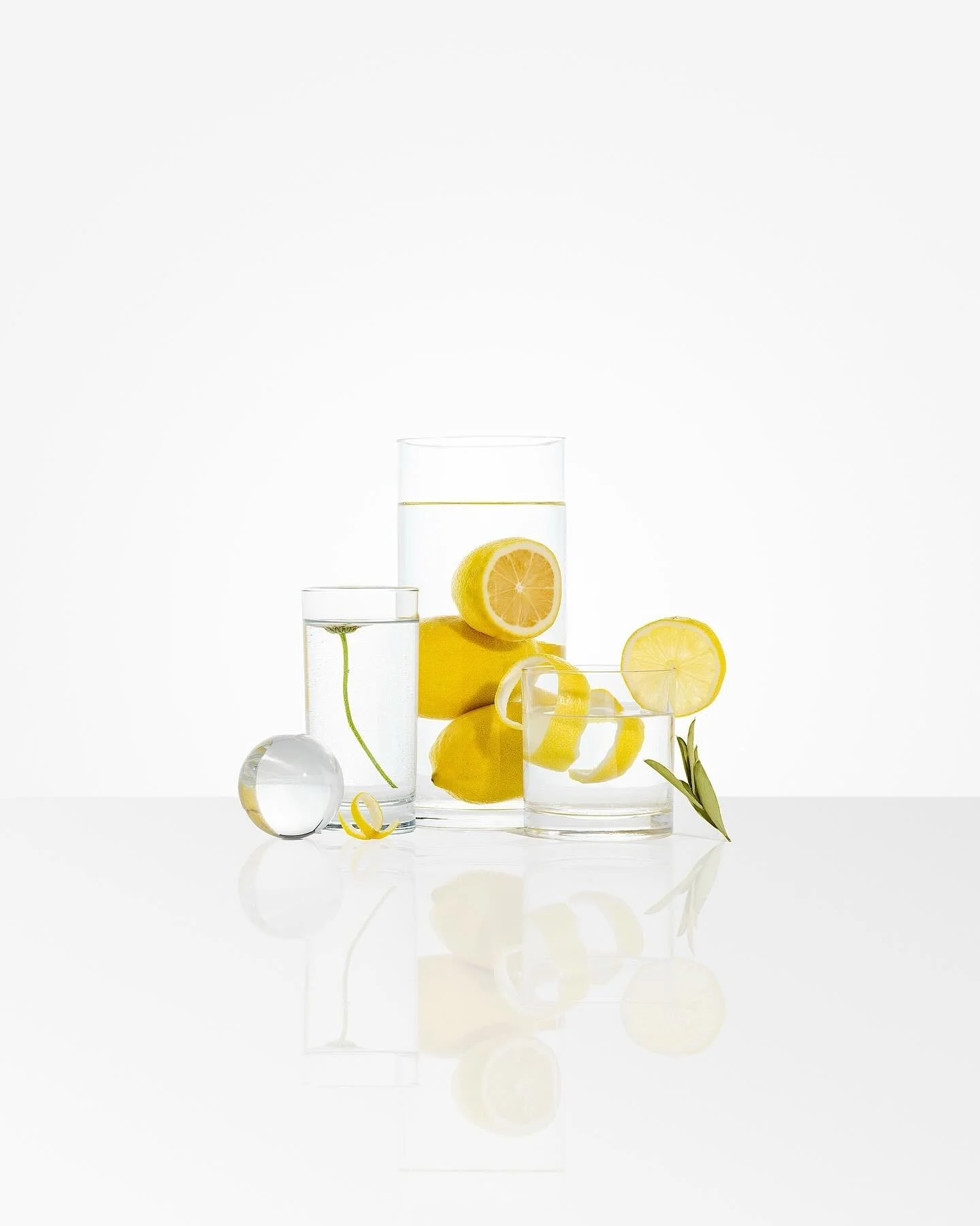 When life gives you lemons 🍋 

A fun project that @xanthe__rose and I collaborated on! 

&bull;
&bull;
&bull;
#productphotography #photographytips #photographytricks #photographytipsandtricks #photographytutorial #photographyforbeginners #creativere