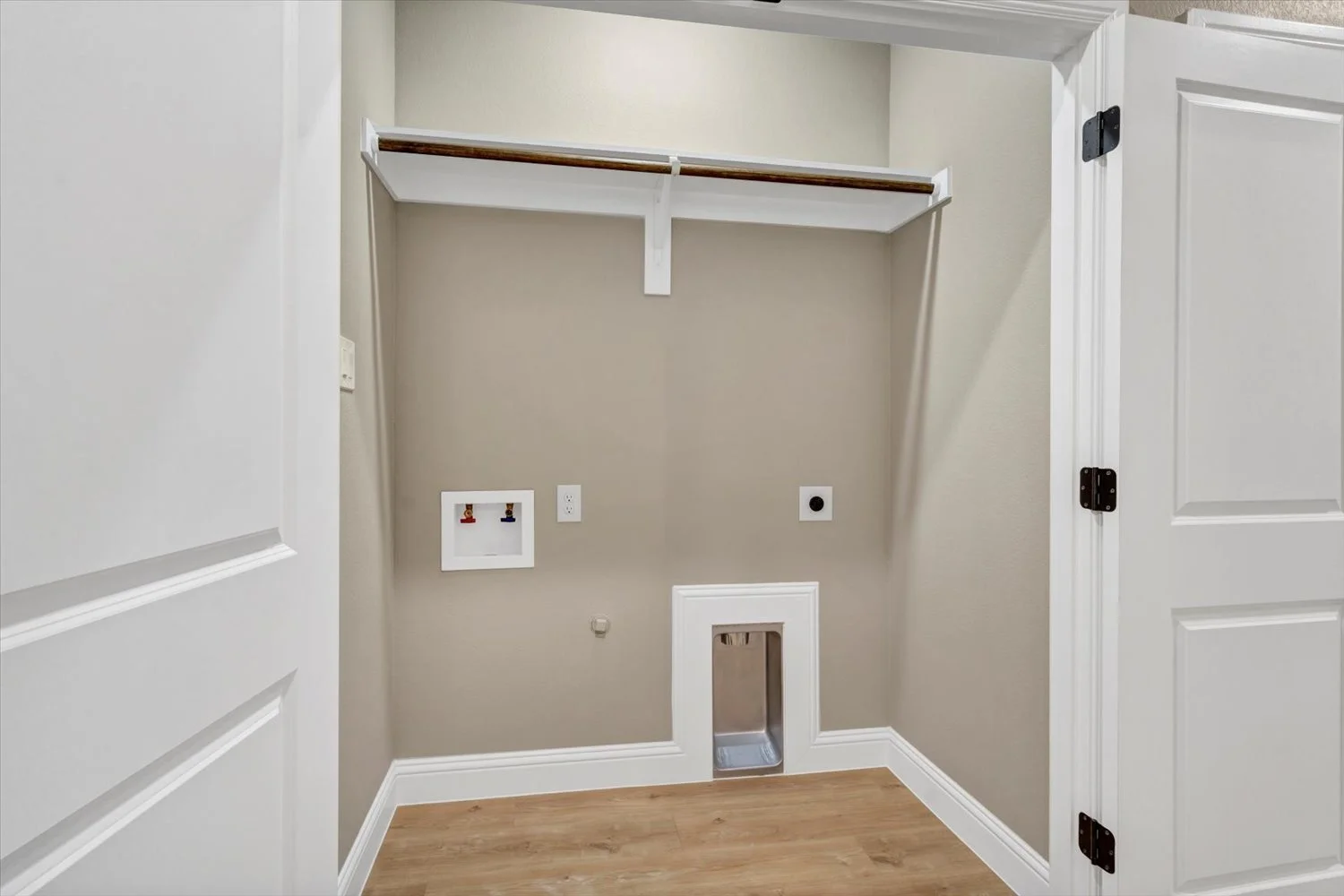 82-Modlux.Media.404 Lake View St_DSC02770.jpg