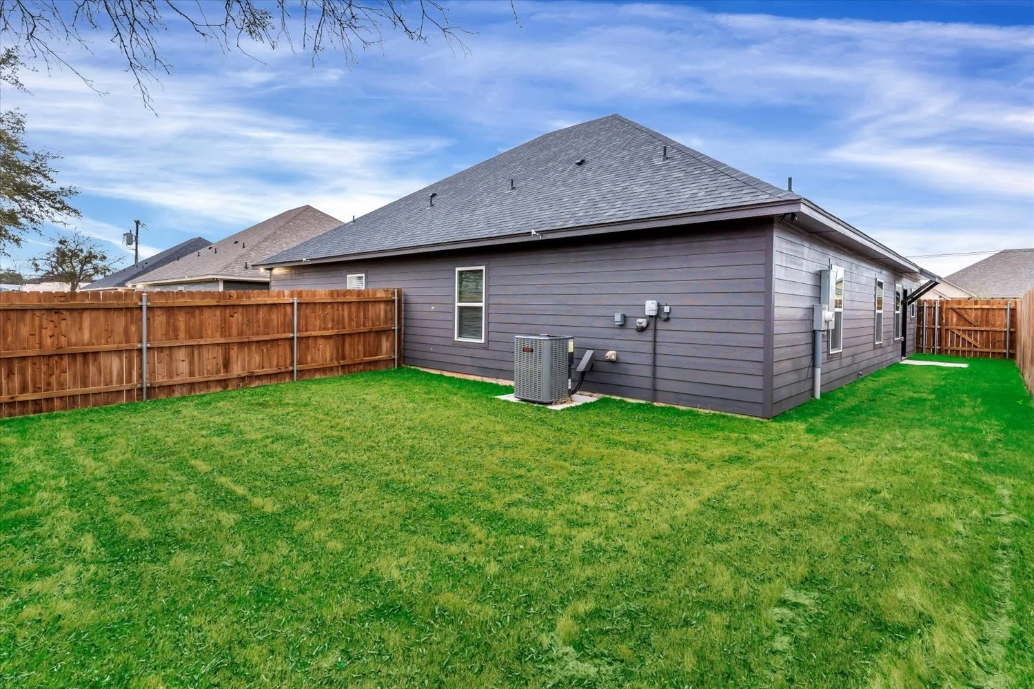 47-Modlux.Media.404 Lake View St_DSC02555.jpg