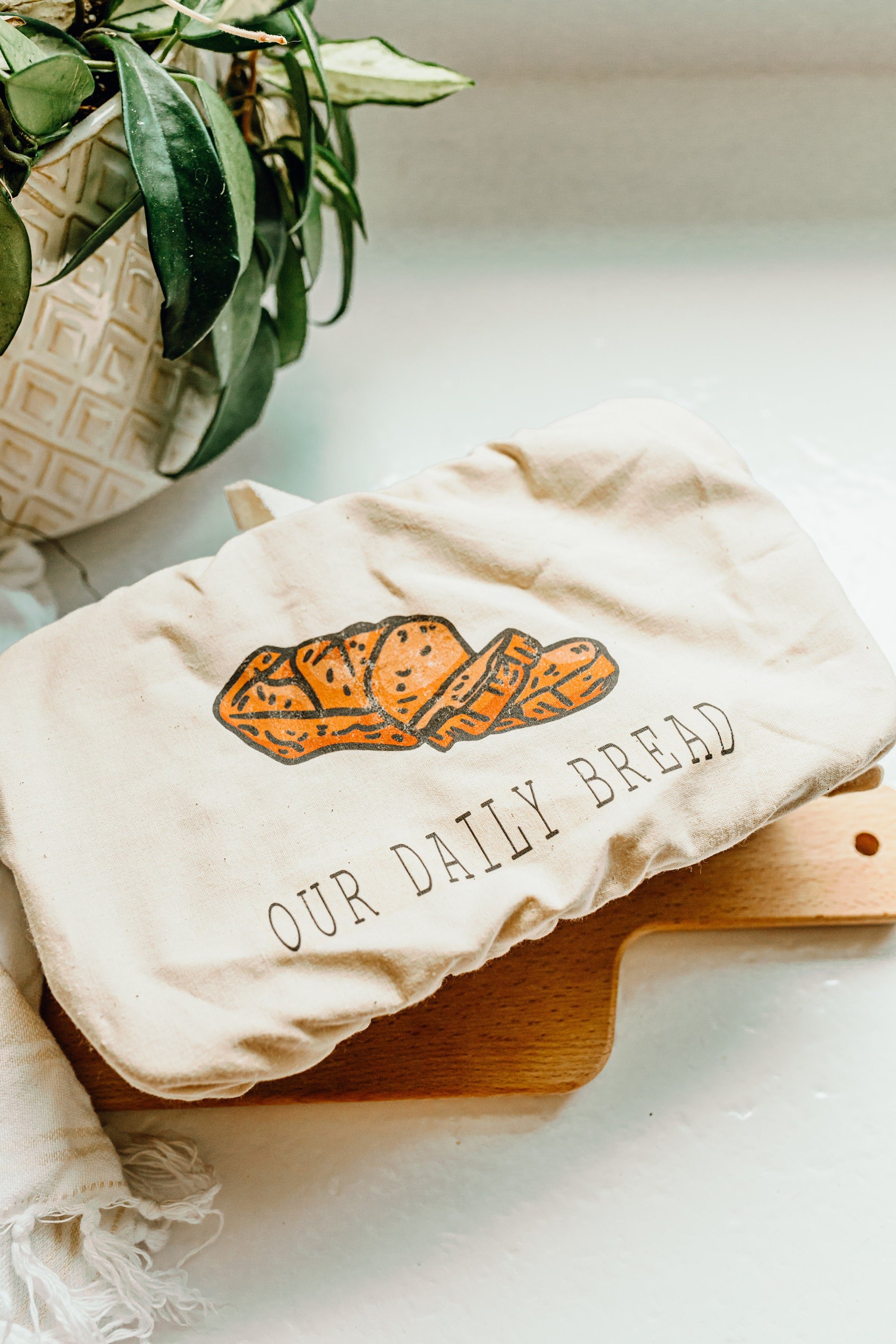 https://i.etsystatic.com/8598884/r/il/e708f3/2475993298/il_fullxfull.2475993298_2l0q.jpg