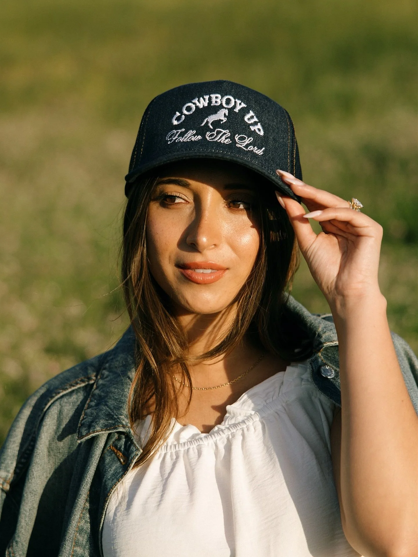 When the creative direction is wildflowers &amp; country music🌾🌼 digital &amp; film shot for @rubymoon_xo