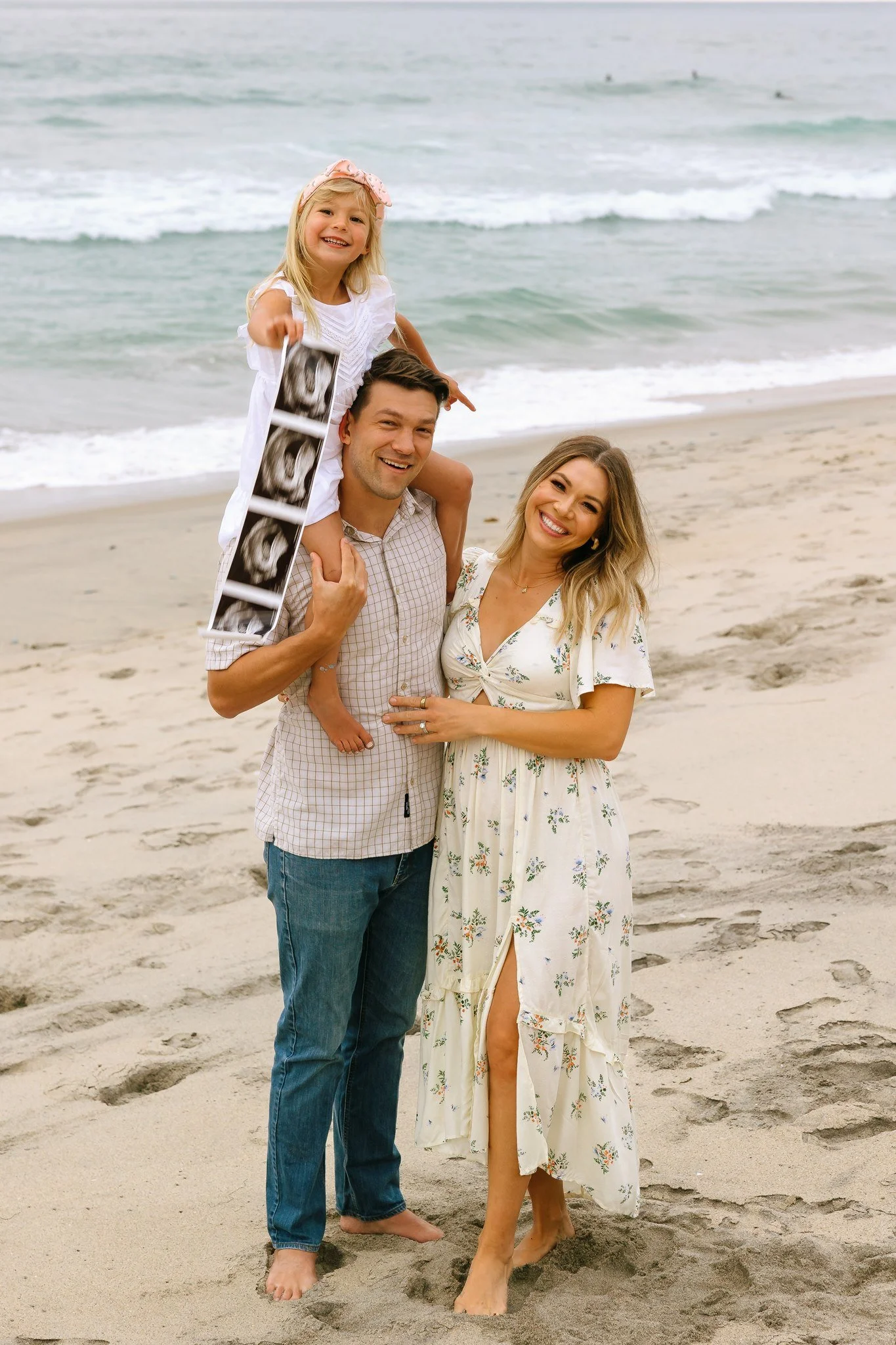 bowles_pregnancyreveal_2025-9796-Edit_websize.JPG