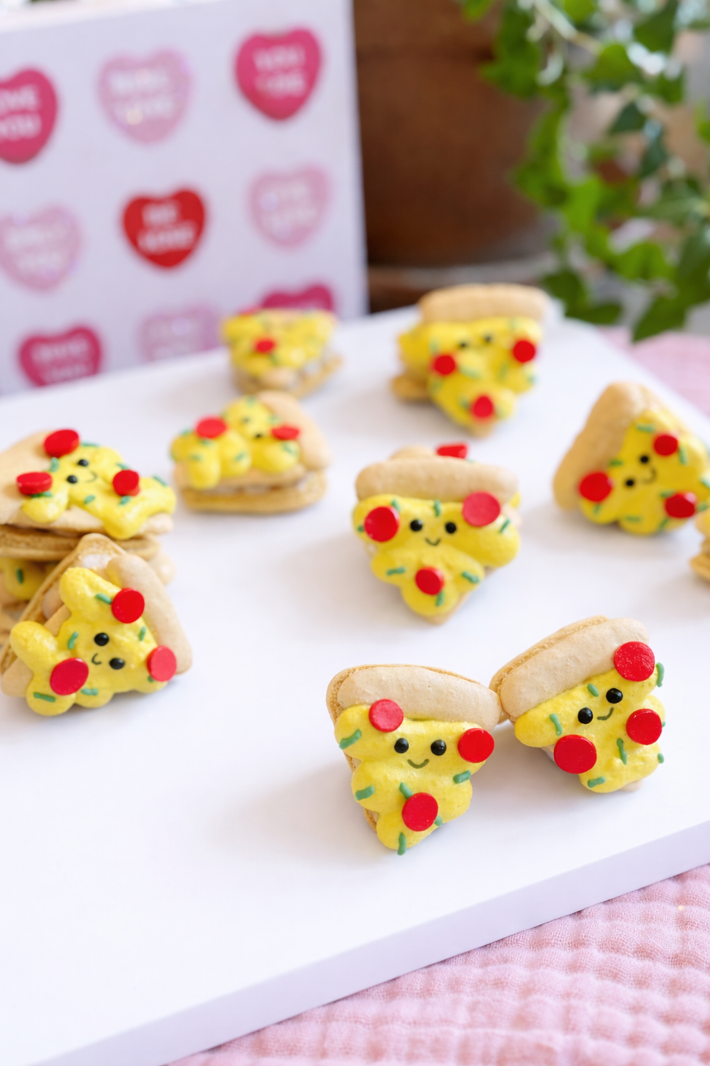 Pizza macaron - "You have a pizza my heart"