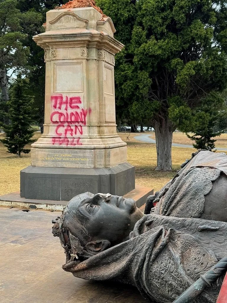 Queen Victoria, East Geelong VIC 3219.
Partial Re-casting, Repair, Re-patination