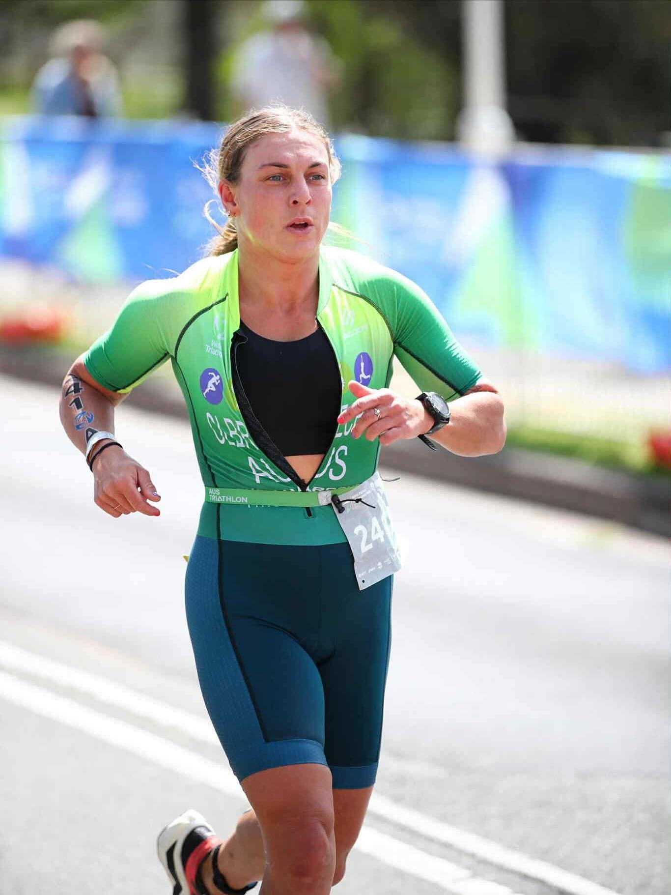 Congratulations to our superstar triathlete Tereza who competed at the World Triathlon Championships in Wollongong this month💜💚

Tezzie competed in the 35-39 year age group over the standard distance. With a strong start in the swim and bike, her c