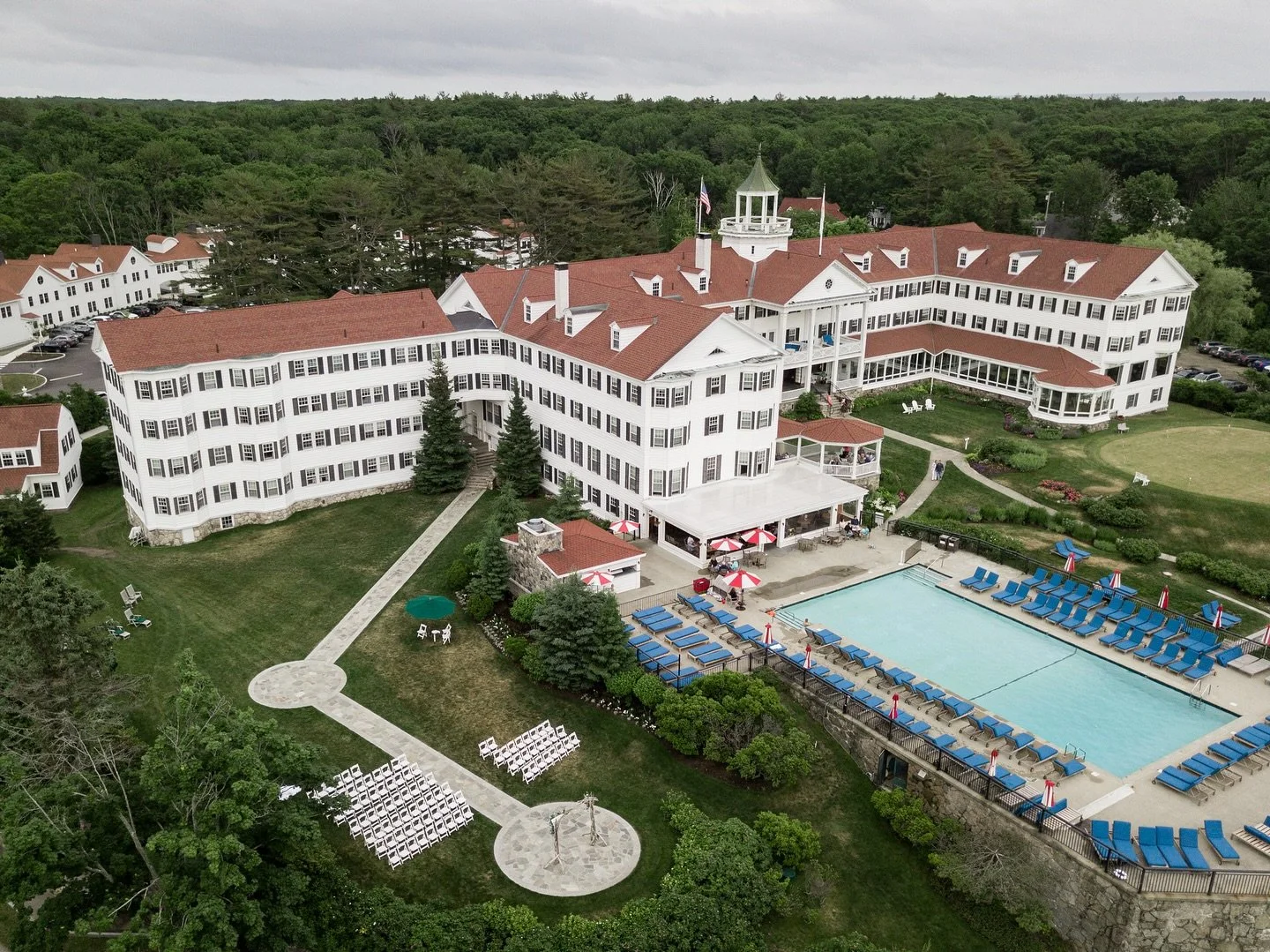 Beautiful aerial photo, brides, if you&rsquo;re still on the market for a wedding photographer and you&rsquo;re getting married at the Colony Hotel, I&rsquo;d love to talk ☺️ #MEweddingphotographer