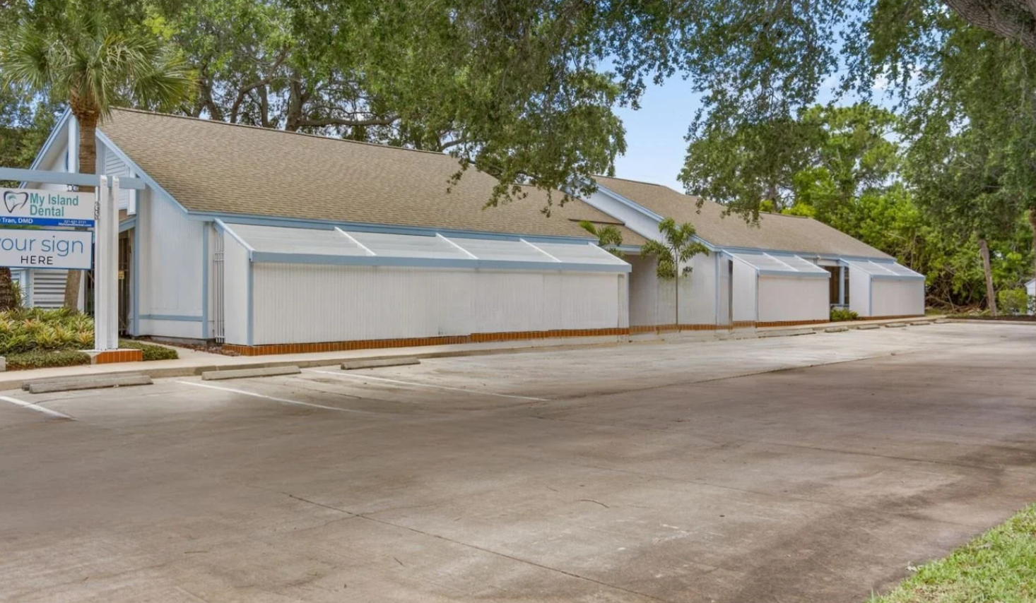 195 S Courtenay Pky Merritt Island, FL 32952