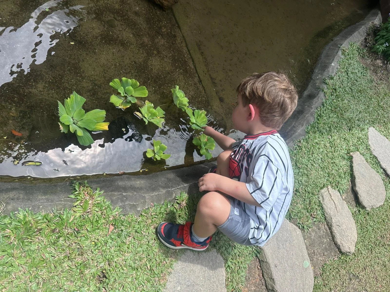 Nurtured Nest children taking photo