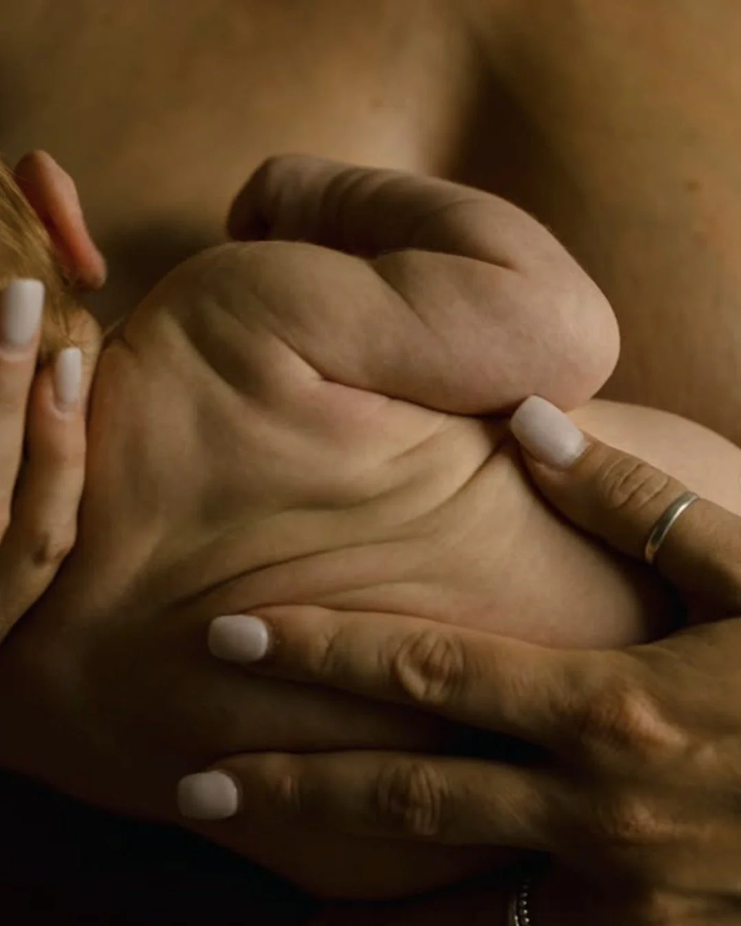 The quiet magic of motherhood 🤍

There&rsquo;s something so powerful about these moments - the stillness, the closeness, the way a mother&rsquo;s arms become the safest place in the world.

In the early days, it&rsquo;s not about routines or perfect