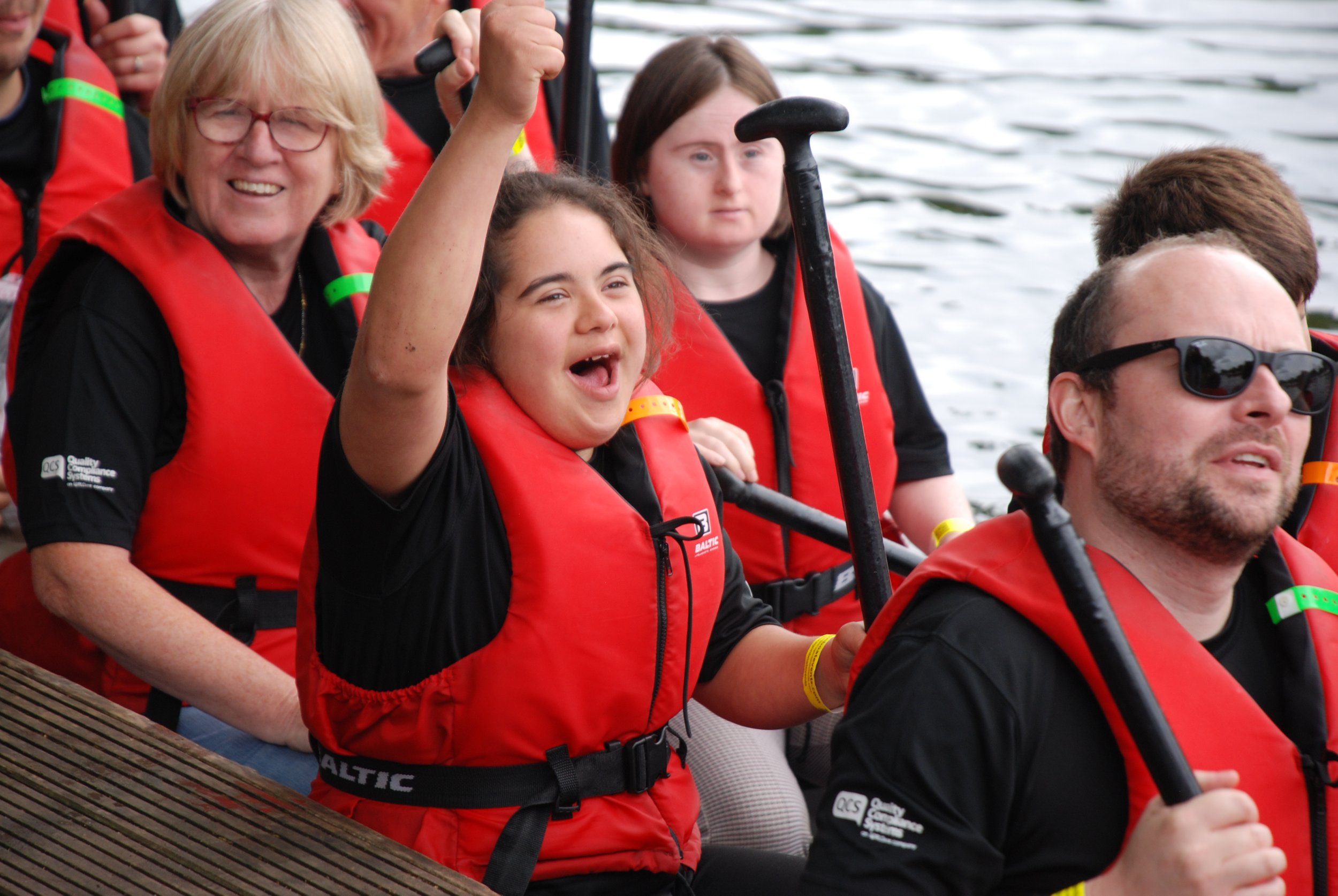 Dragon Boat 2025_ Bethan Cheering.JPG