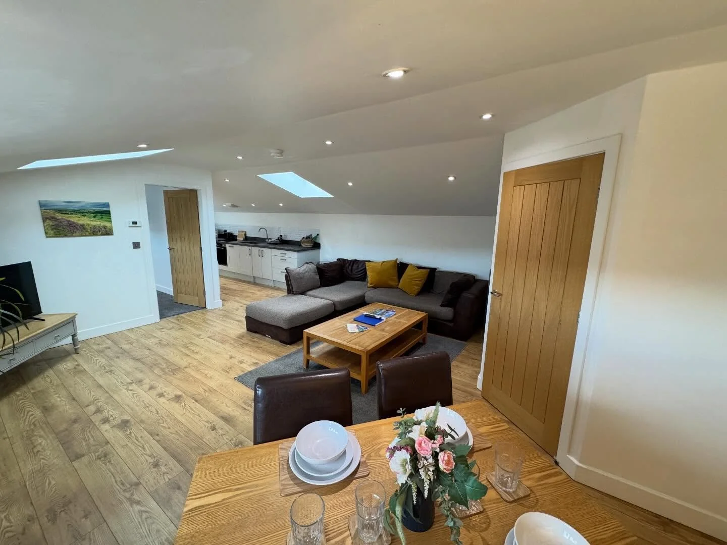 ✨ The Apartment Has Had a Makeover! ✨

We&rsquo;ve been busy giving our Top Row Apartment a fresh new look, complete with brand new carpet and a fresh lick of paint throughout! 🧹🎨

It&rsquo;s feeling brighter, cosier, and more welcoming than ever, 