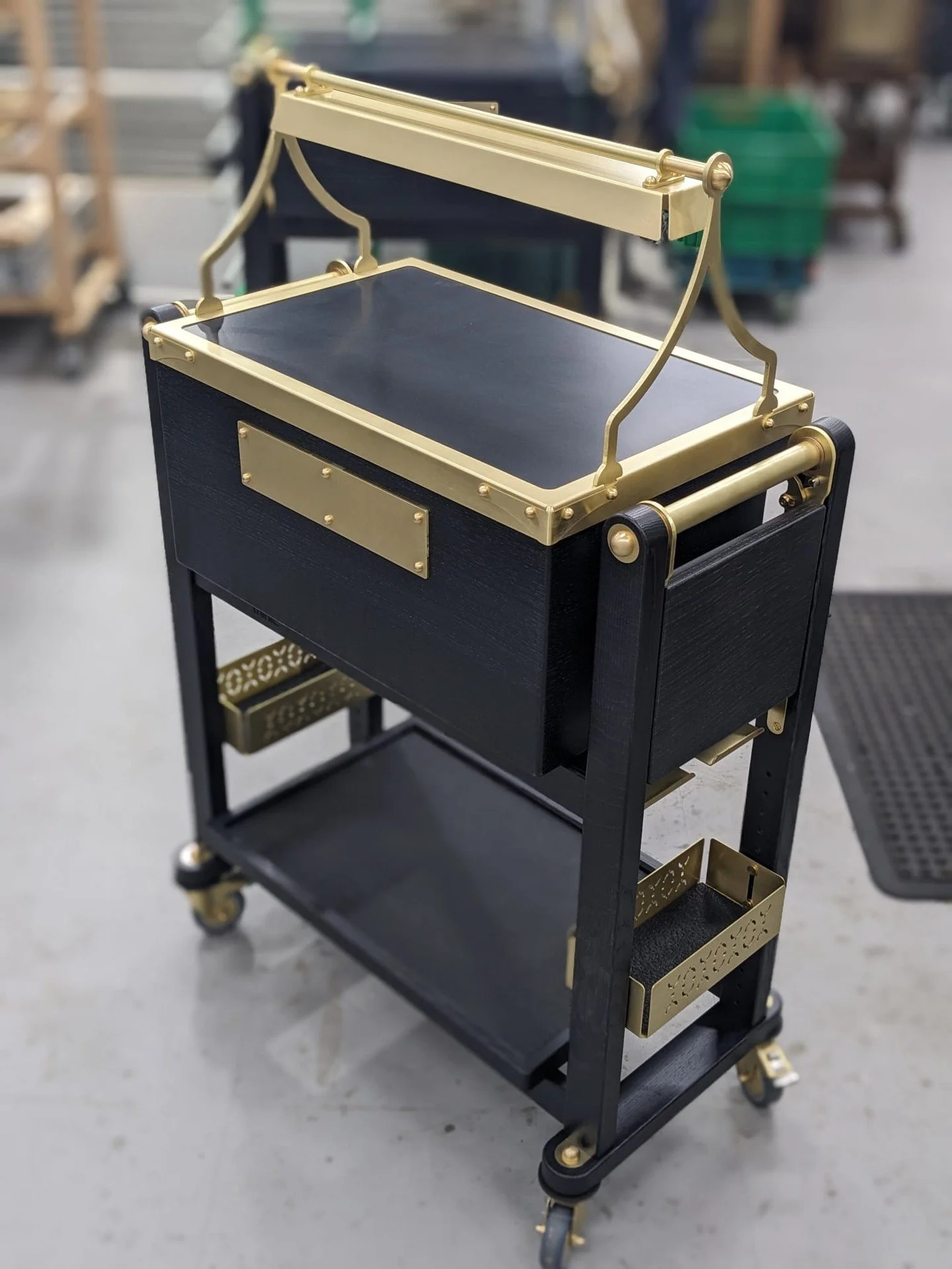 New year, new designs! 💡 🖤 💫 

Introducing this @rewthink gu&eacute;ridon trolley, equipped with hidden storage and a motion-sensor downlight, perfect for working table-side in darker, moodier, more dimly-lit spaces. 

Crafted from ebonized Europe